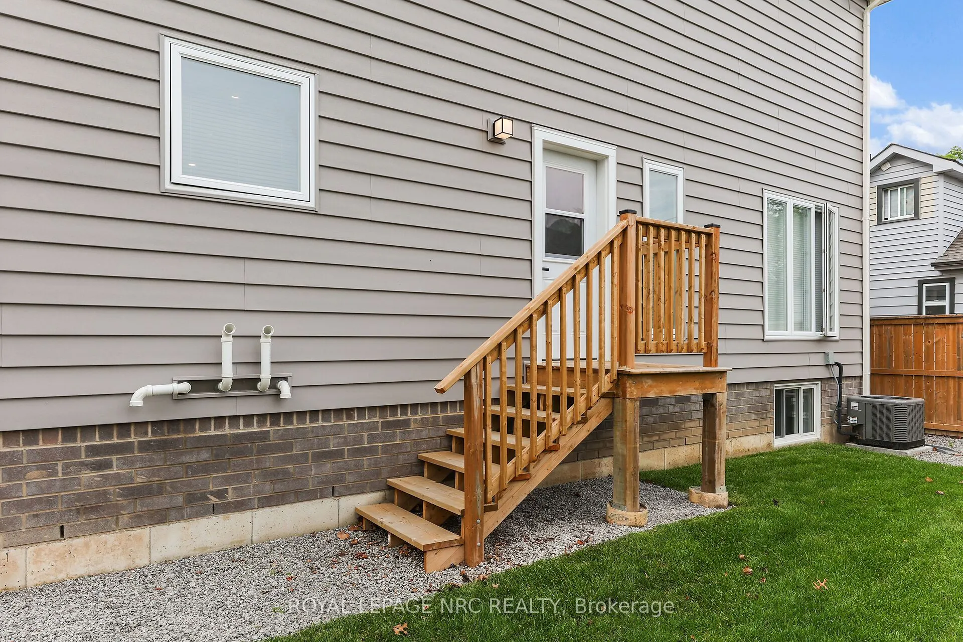 39 Grove Avenue