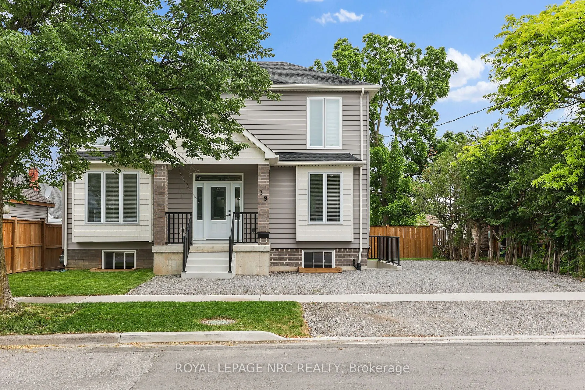 39 Grove Avenue