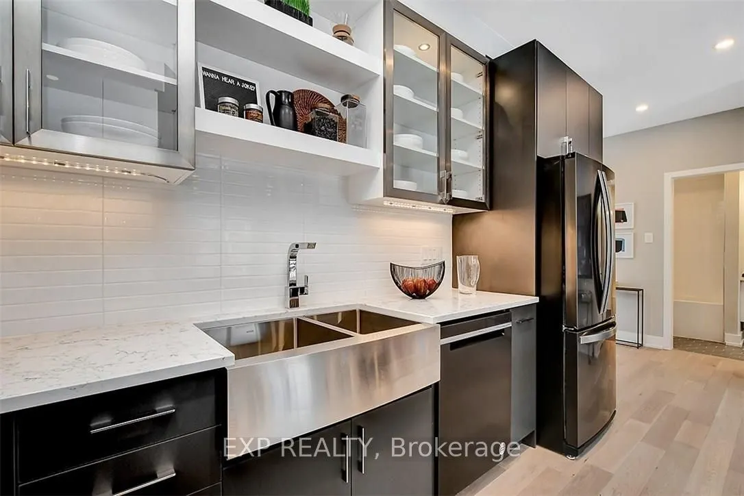 2370 Tenth Line Road, #3204