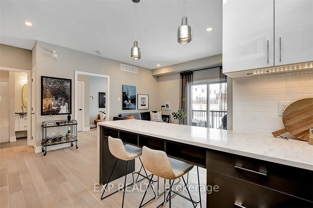 2370 Tenth Line Road, #3204