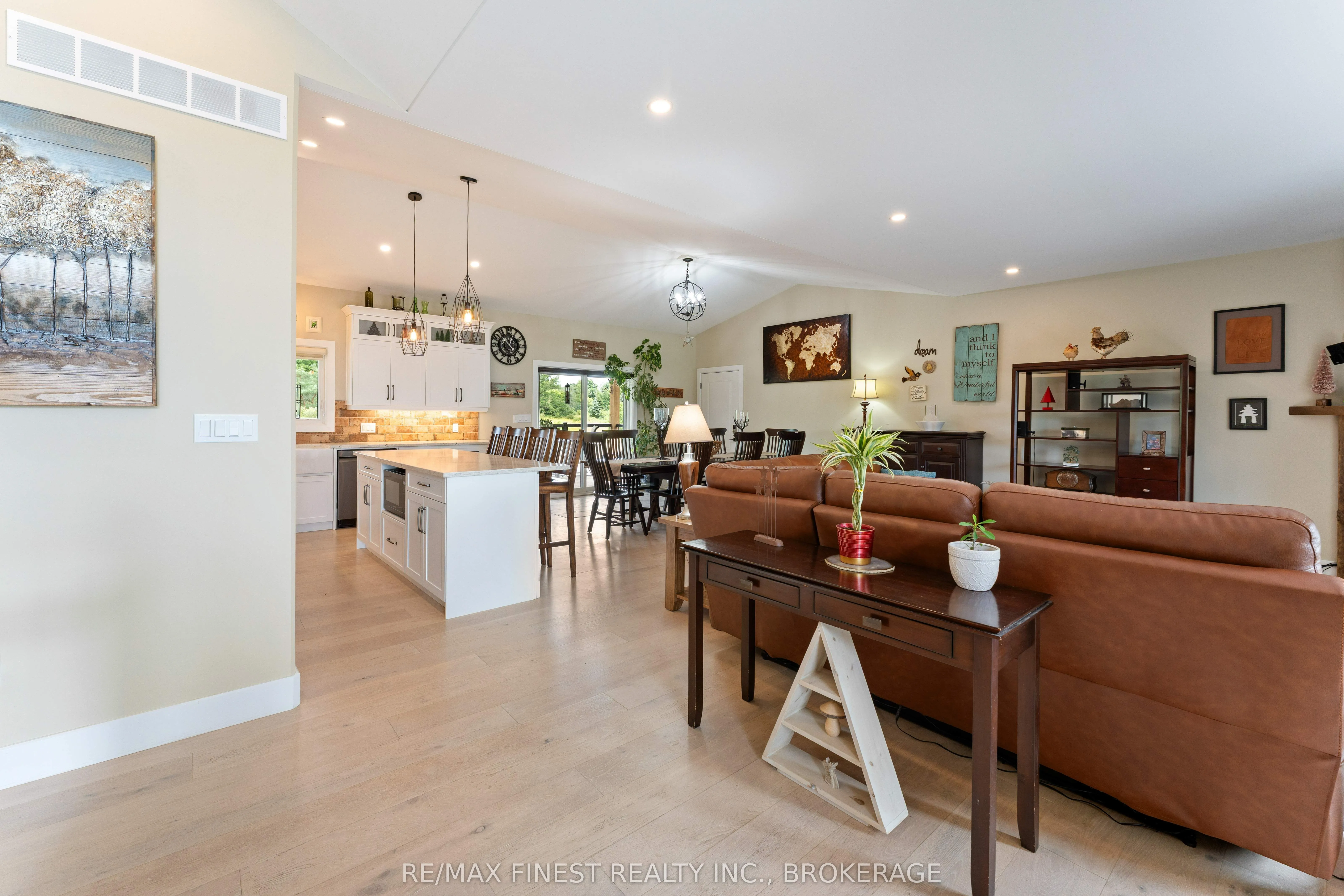3266 Harrowsmith Road