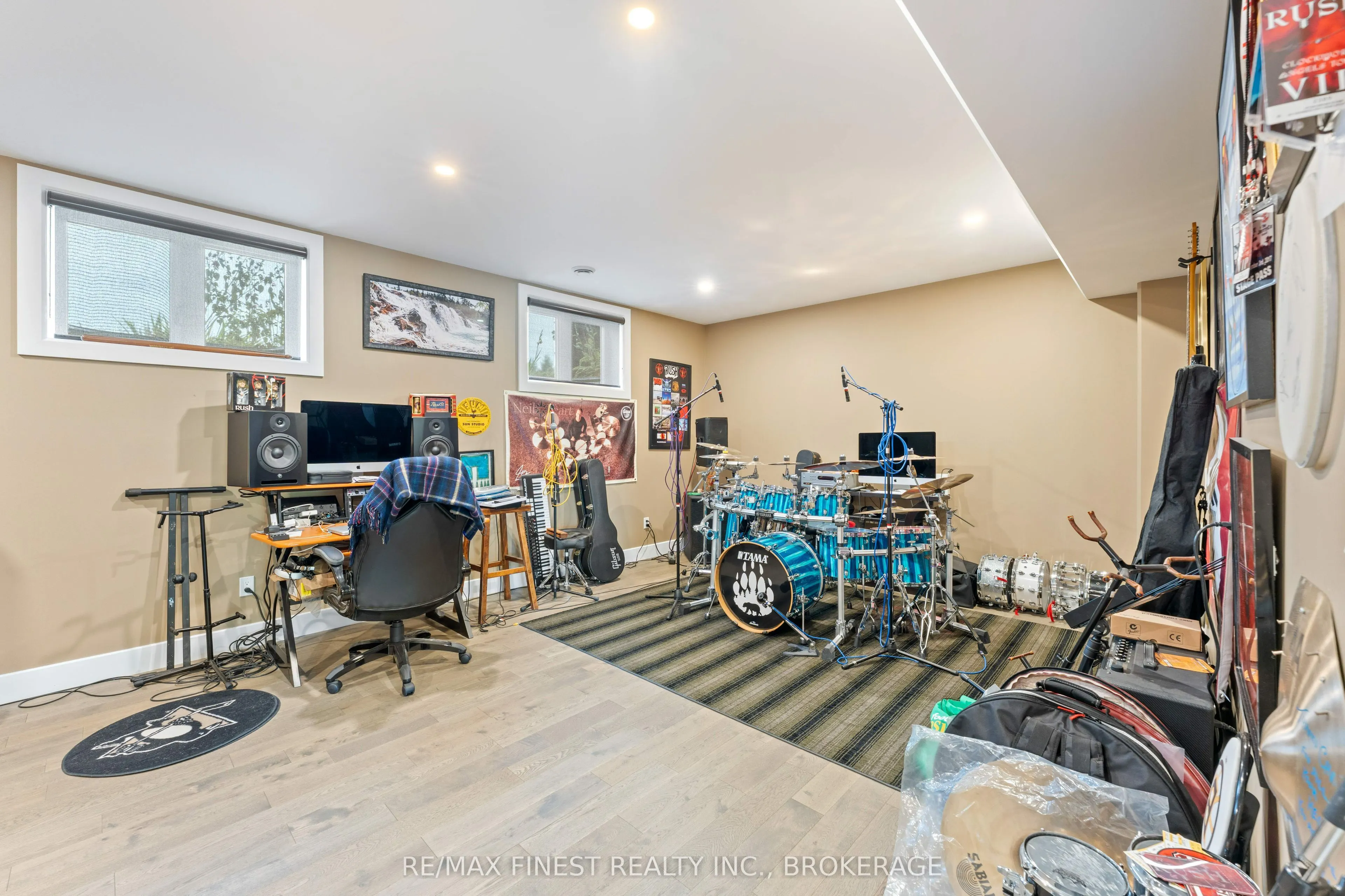 3266 Harrowsmith Road