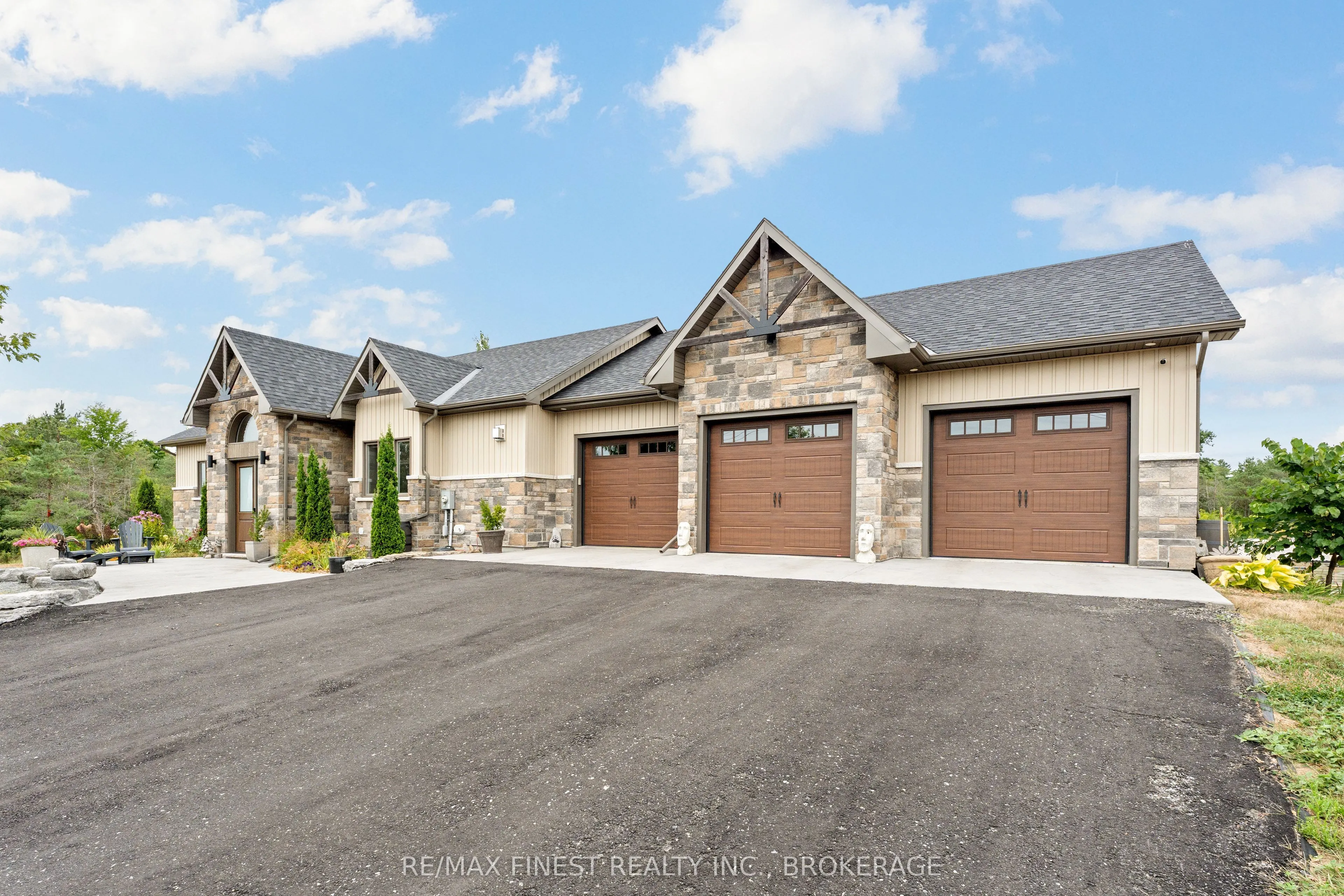 3266 Harrowsmith Road
