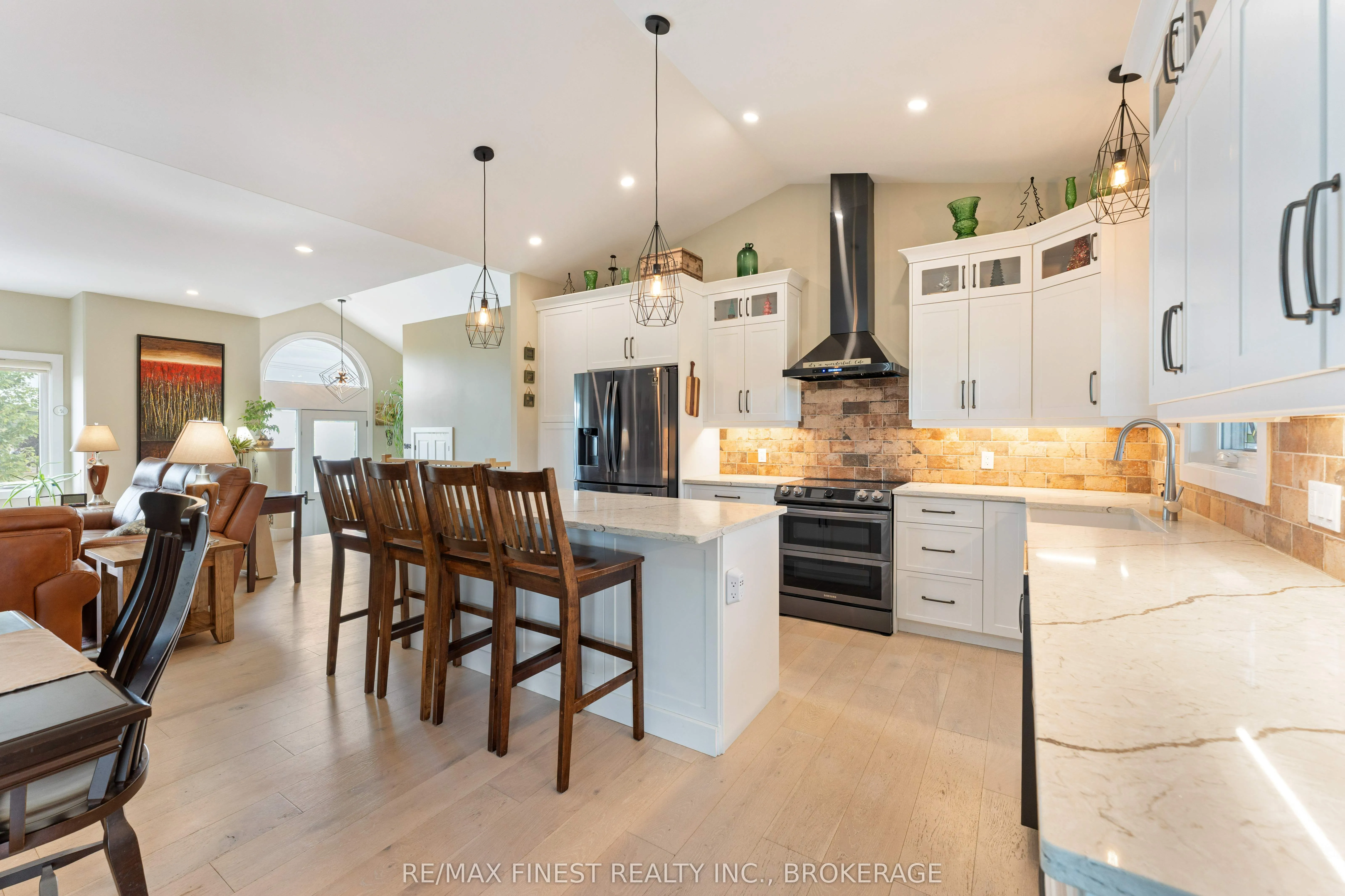 3266 Harrowsmith Road