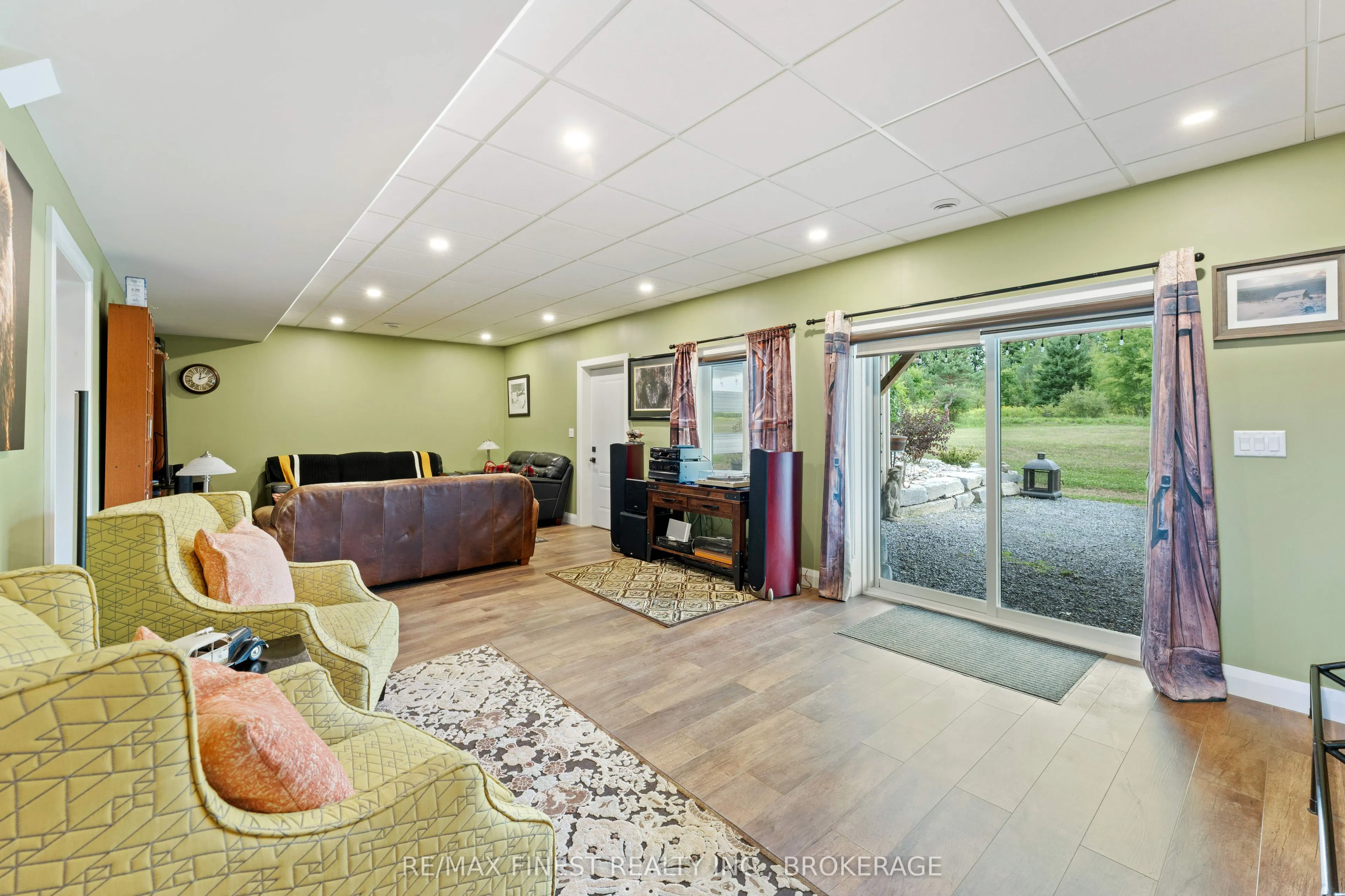 3266 Harrowsmith Road
