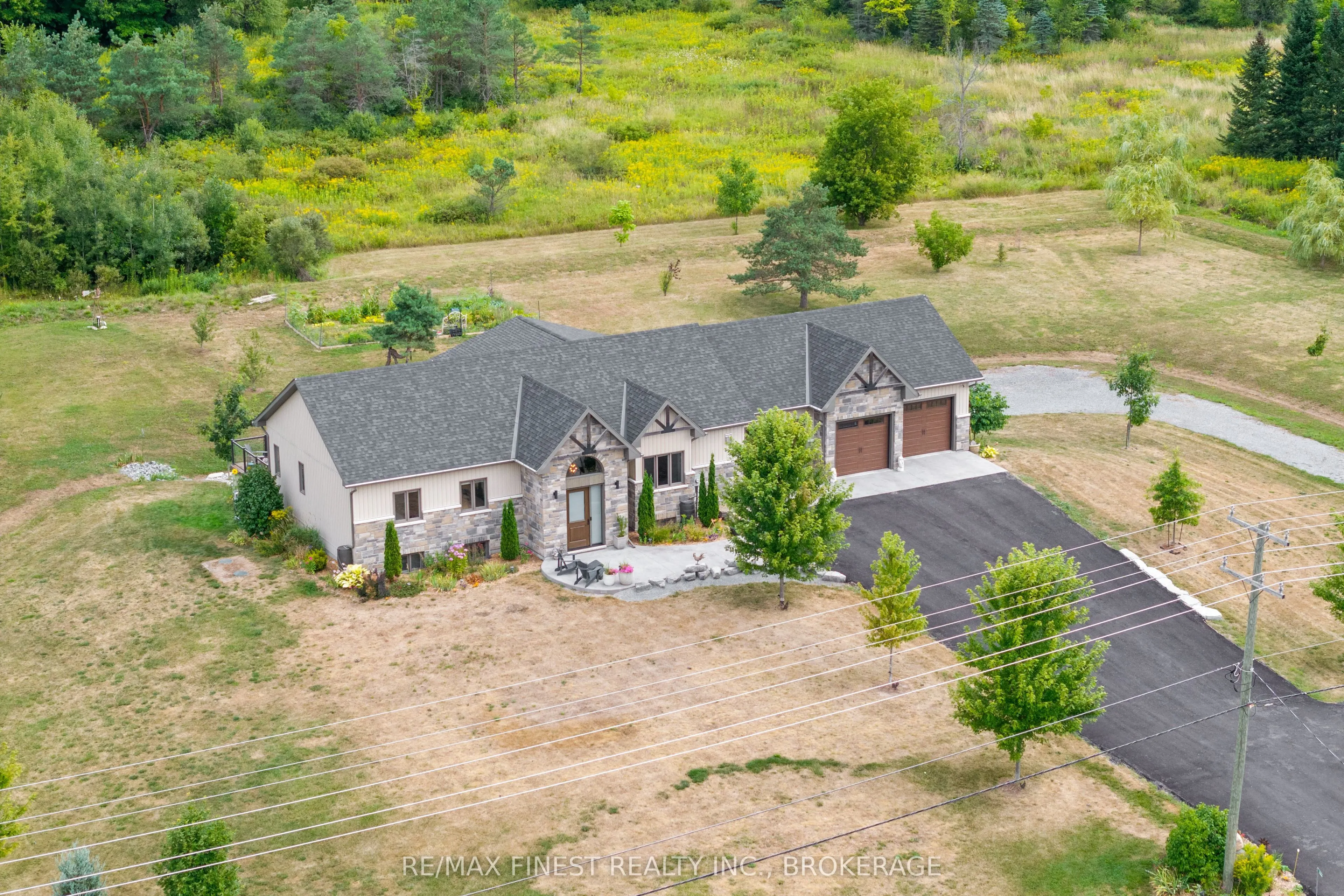 3266 Harrowsmith Road