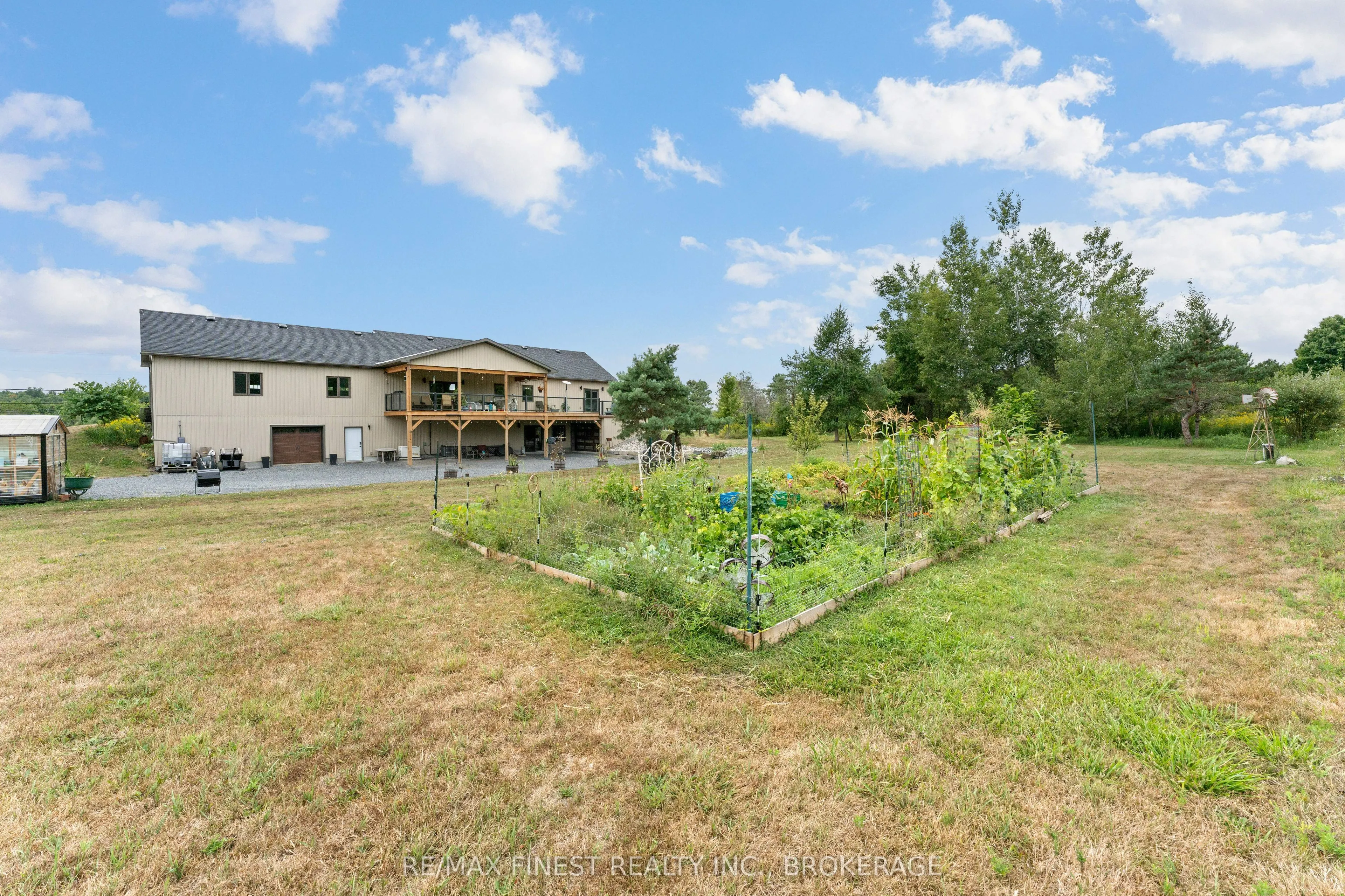 3266 Harrowsmith Road