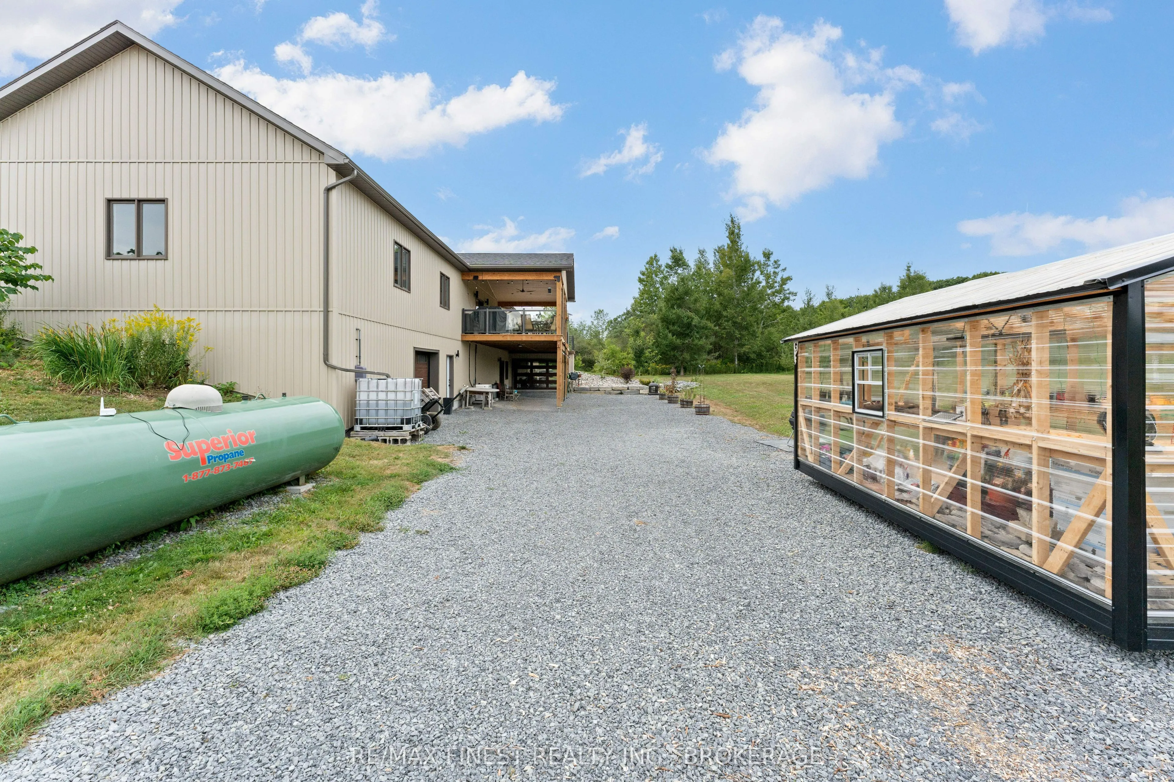 3266 Harrowsmith Road
