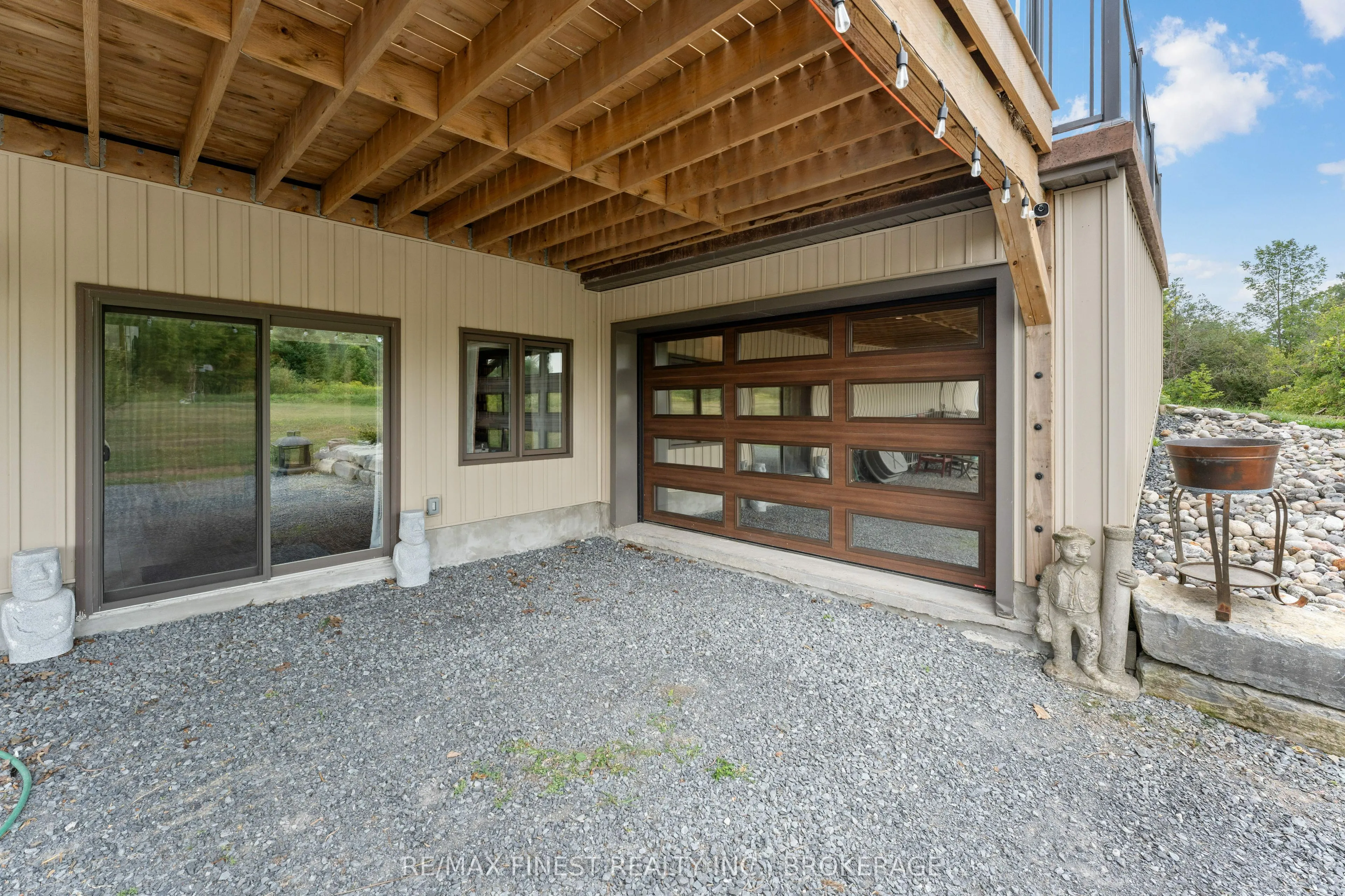 3266 Harrowsmith Road