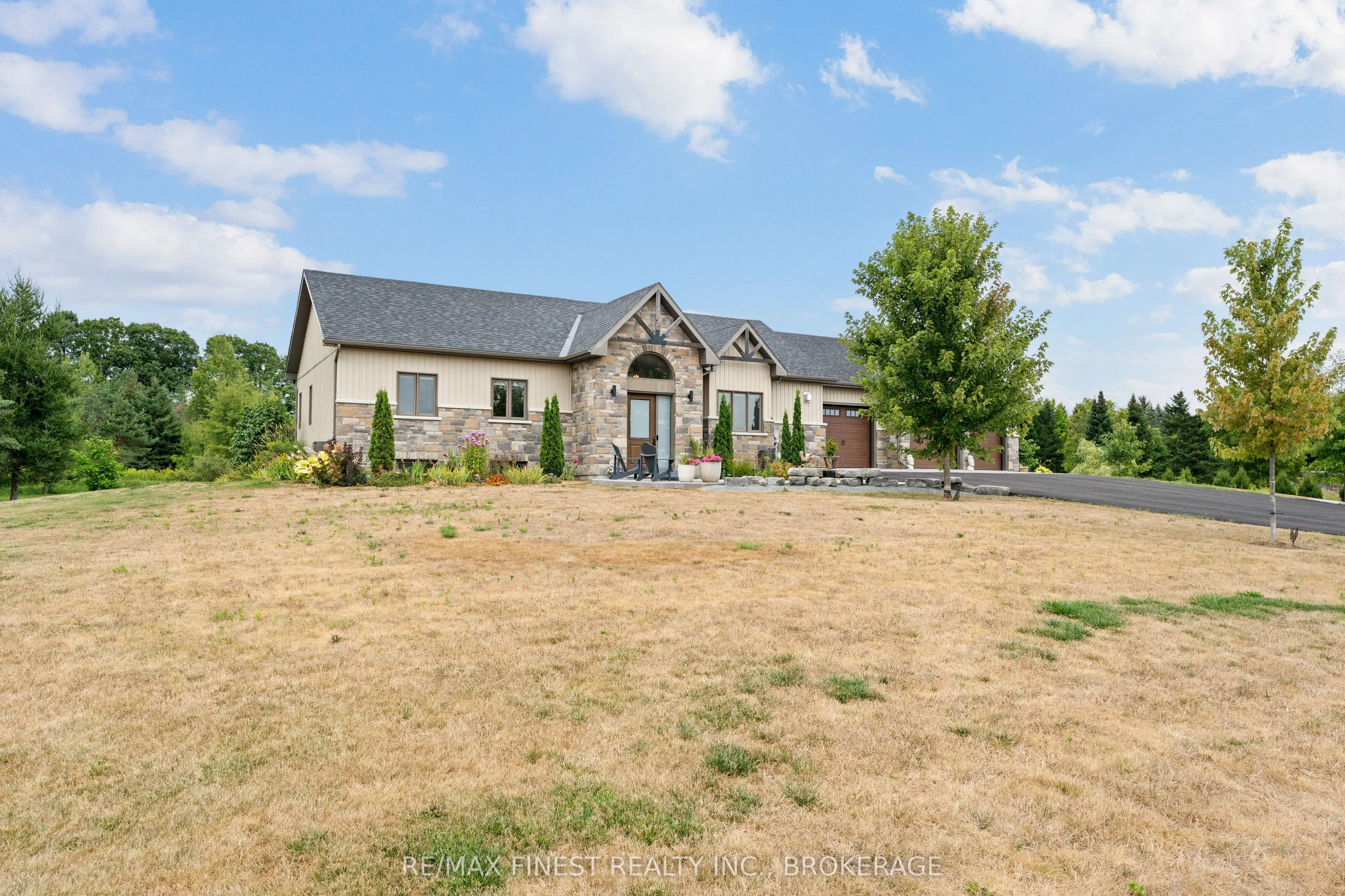 3266 Harrowsmith Road