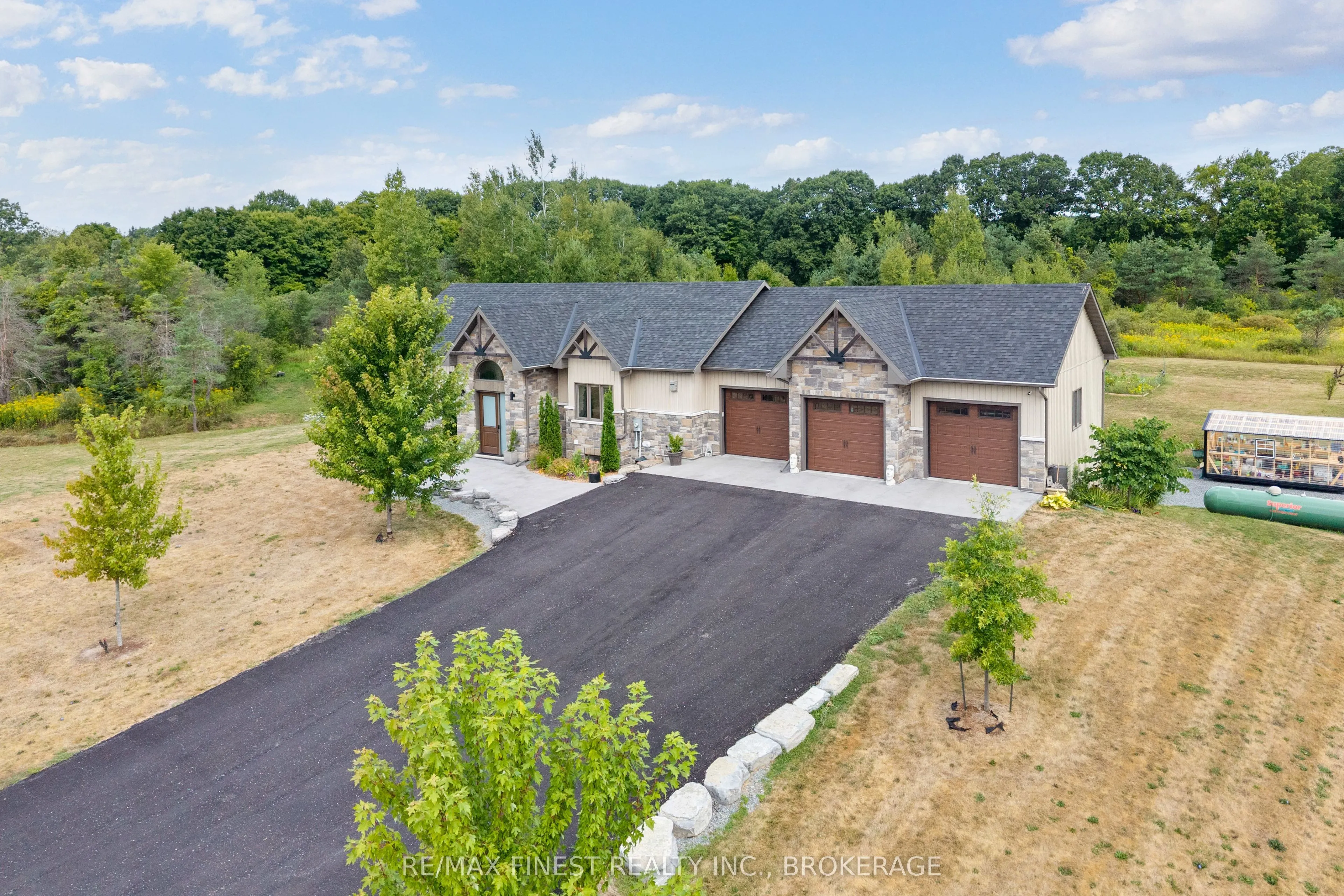 3266 Harrowsmith Road