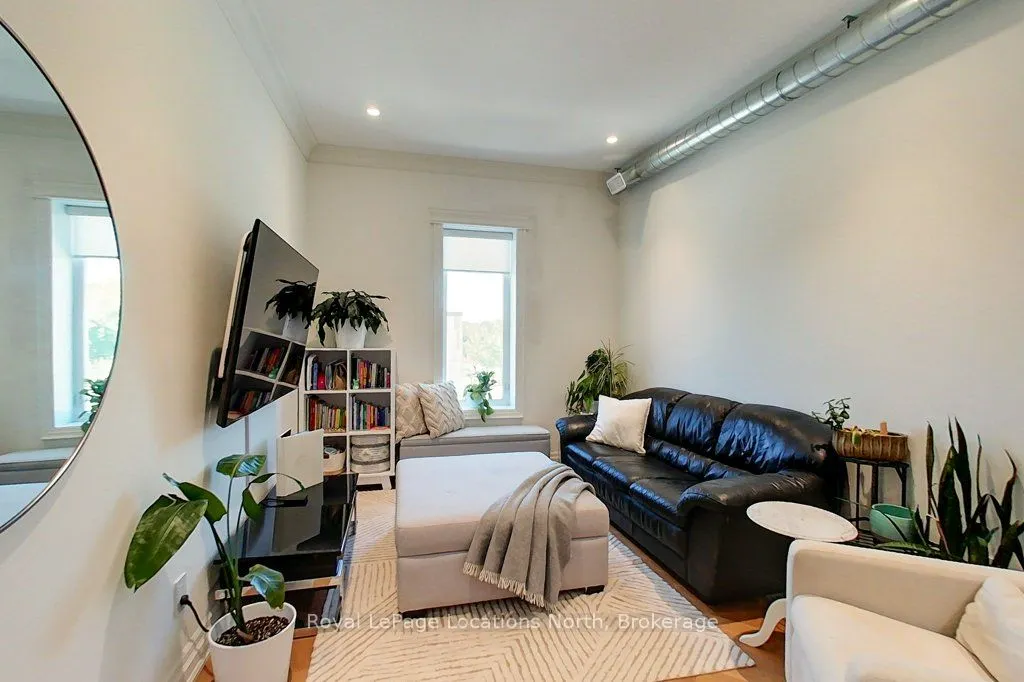 8 Sykes Street N