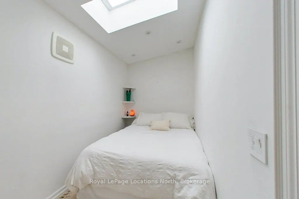 8 Sykes Street N
