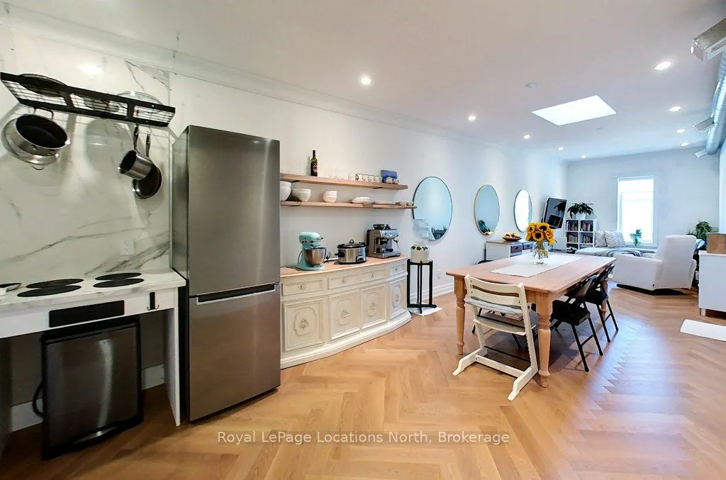8 Sykes Street N