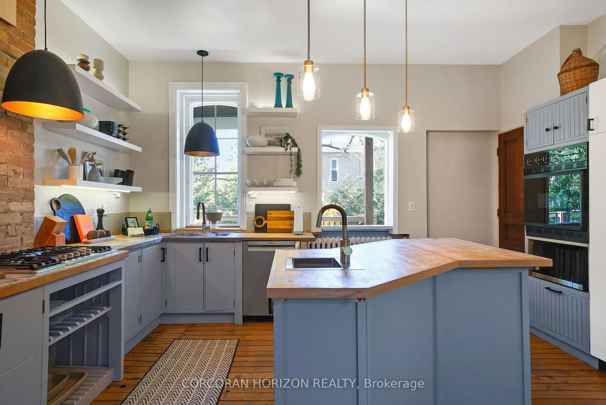 78 William Street W