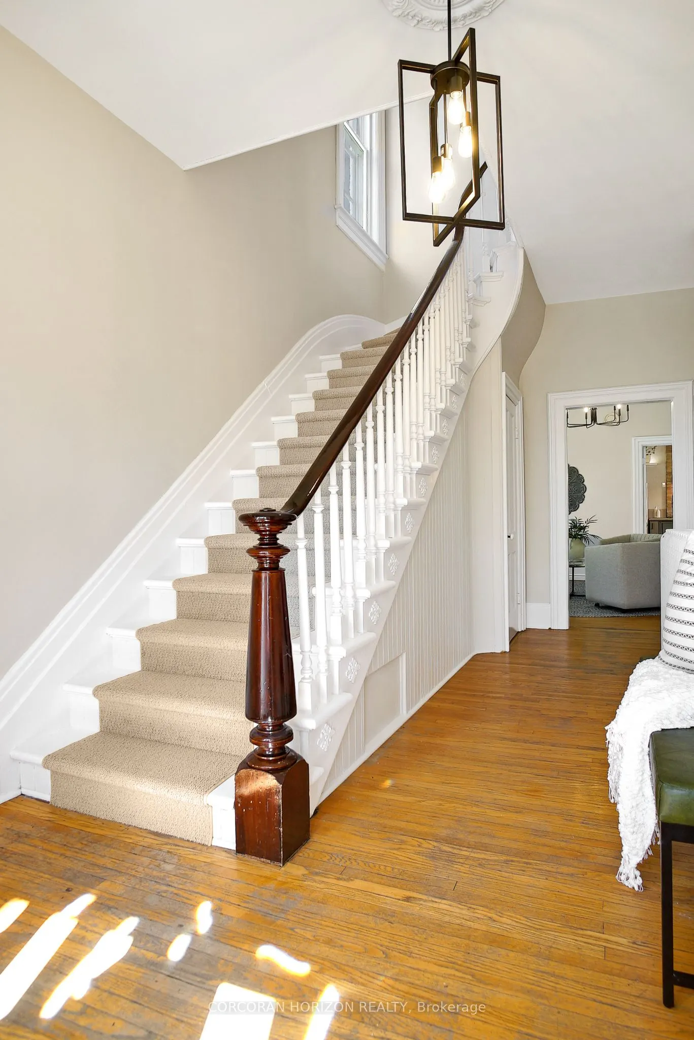 78 William Street W