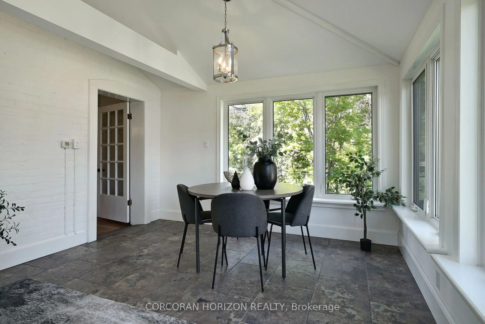78 William Street W