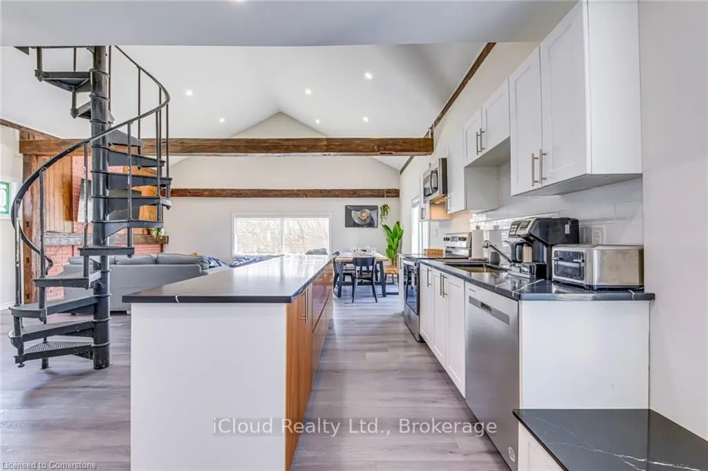 3590 Lakeshore Road