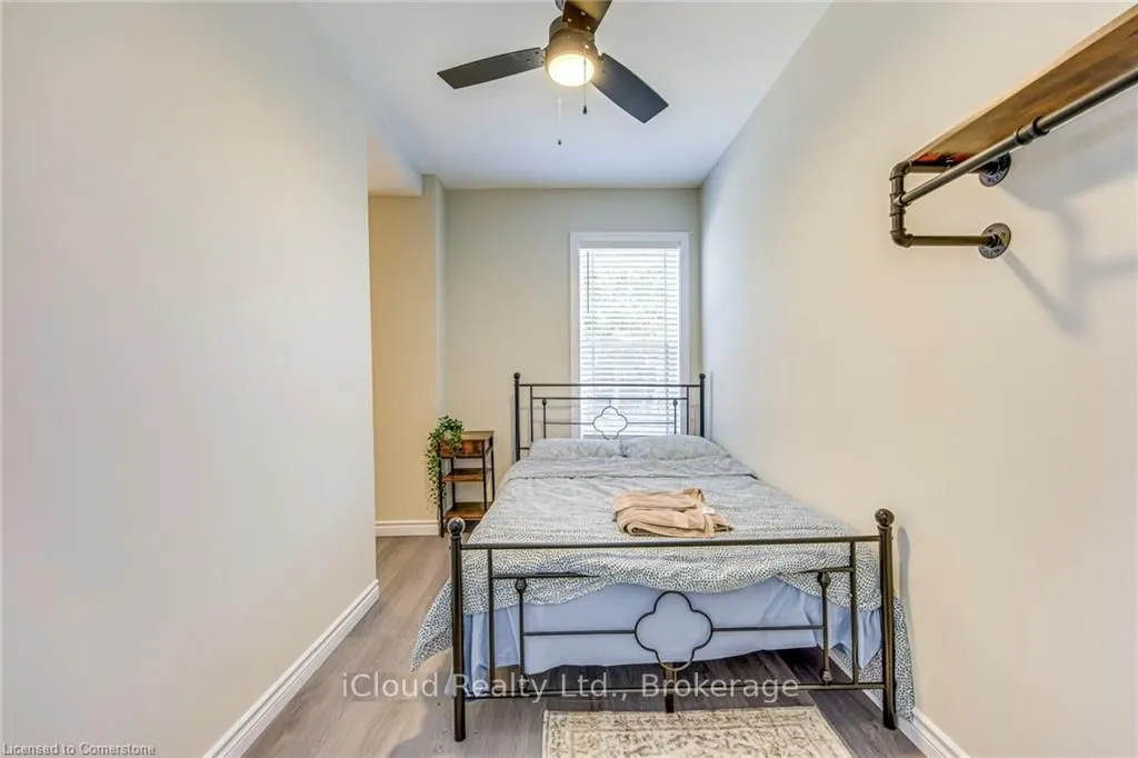 3590 Lakeshore Road