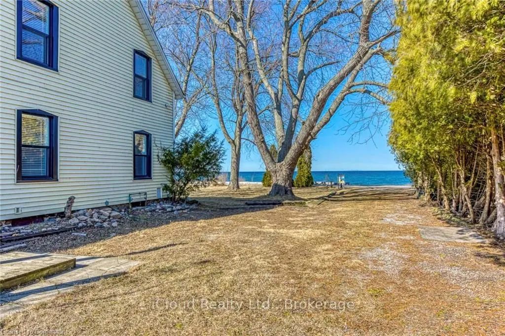 3590 Lakeshore Road
