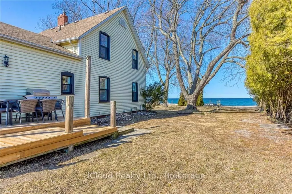 3590 Lakeshore Road