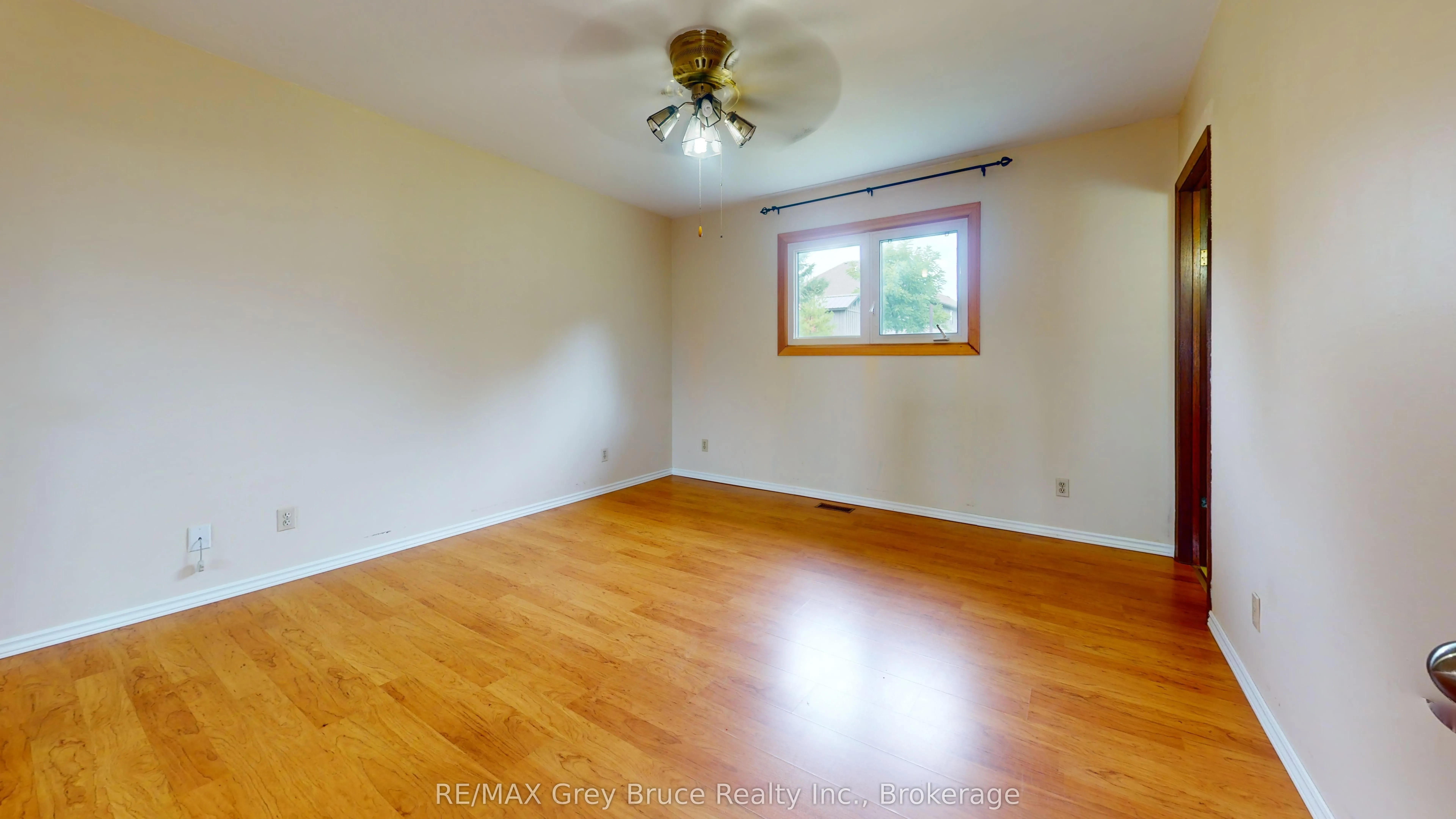 82 Brook Street W