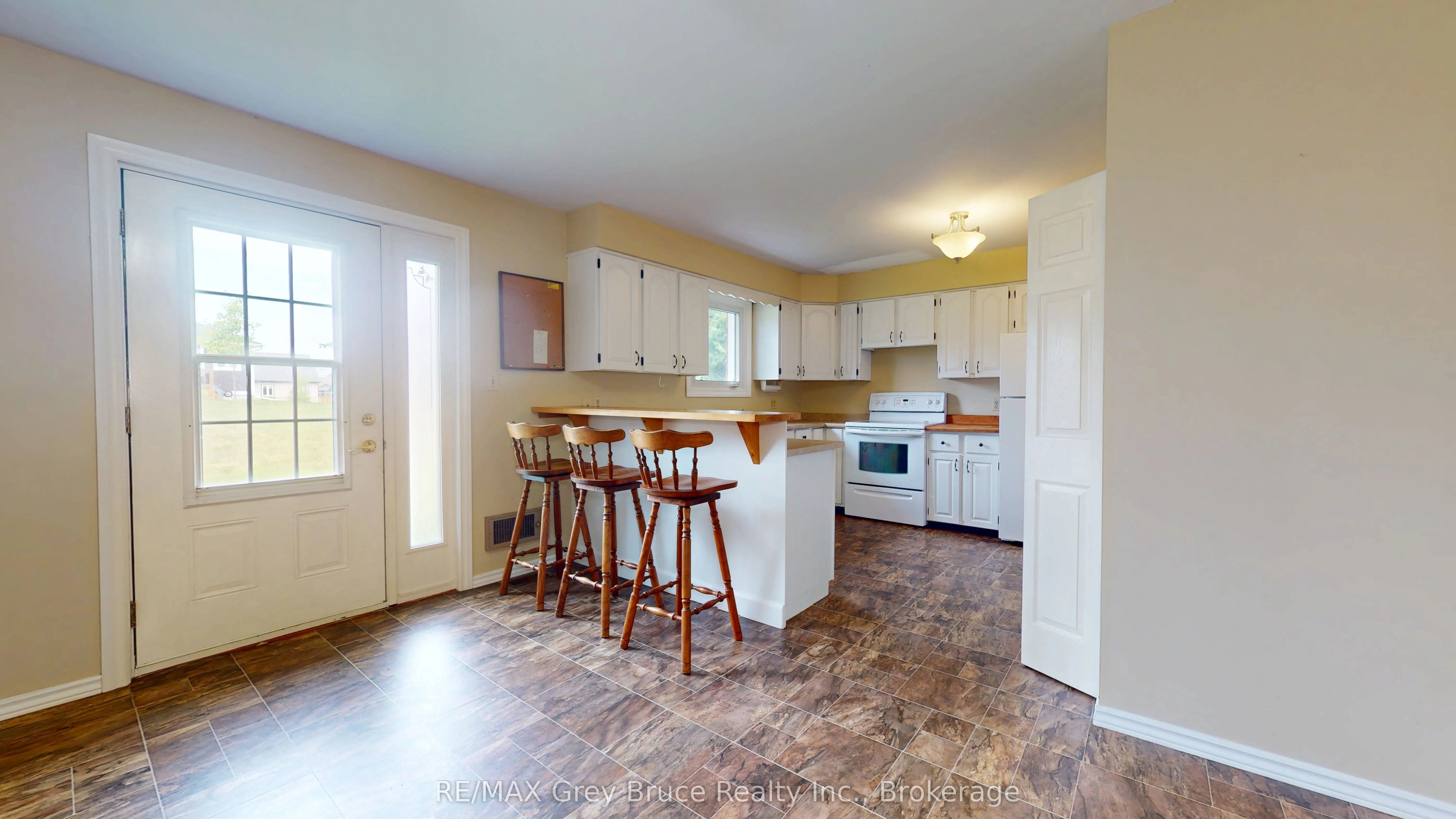 82 Brook Street W