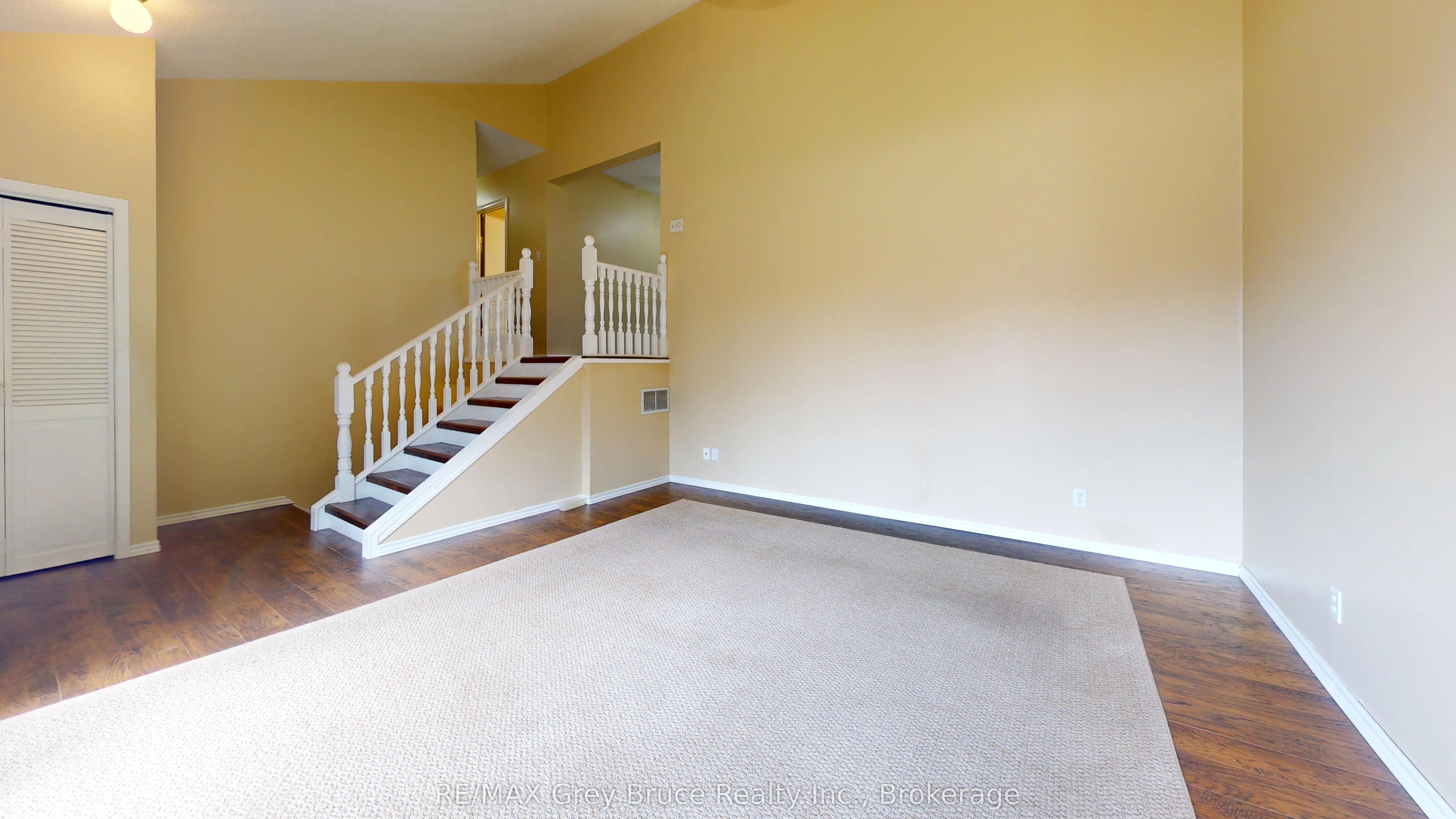 82 Brook Street W