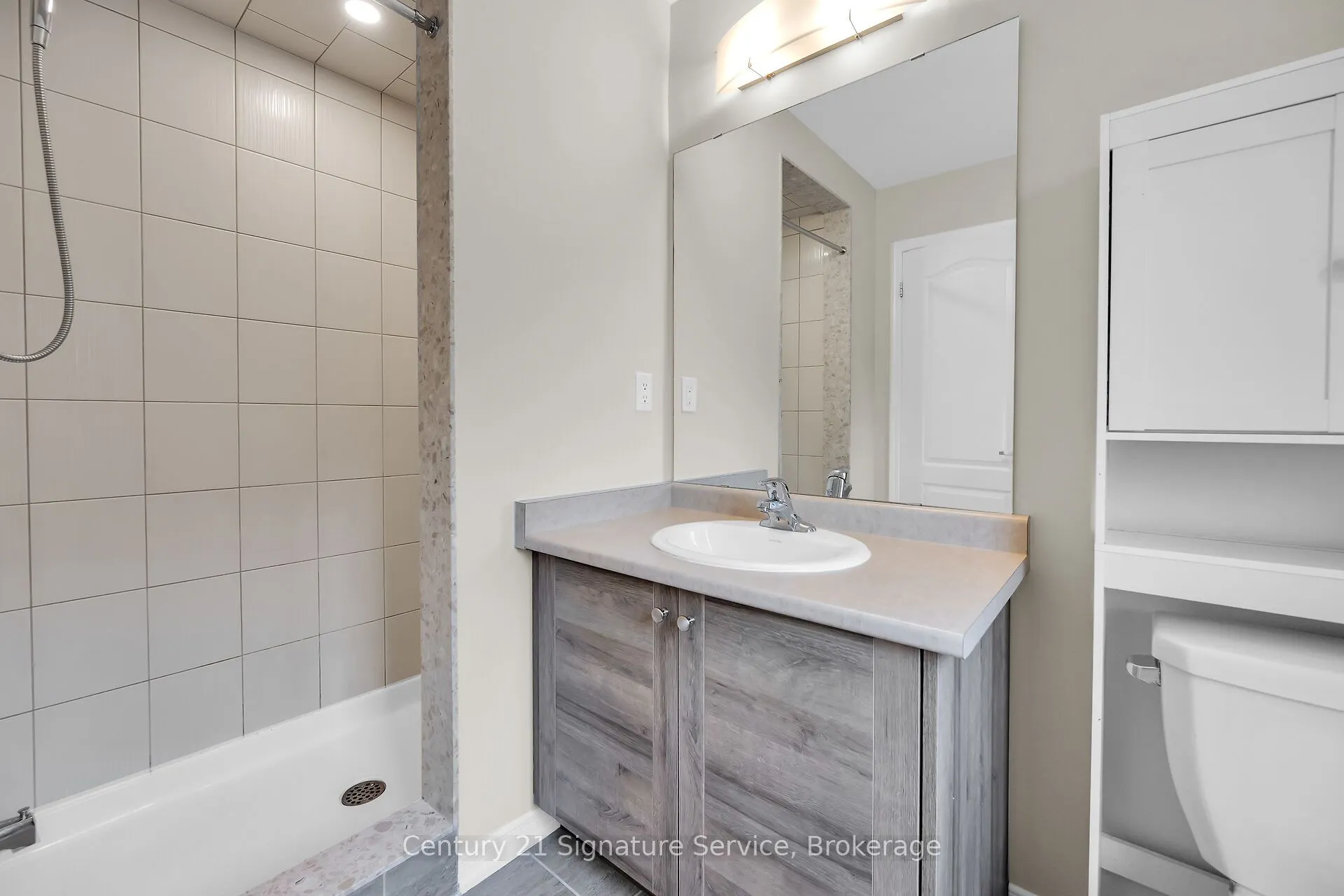 8273 Tulip Tree Drive N, #9