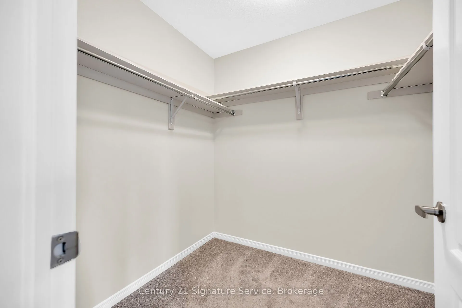 8273 Tulip Tree Drive N, #9