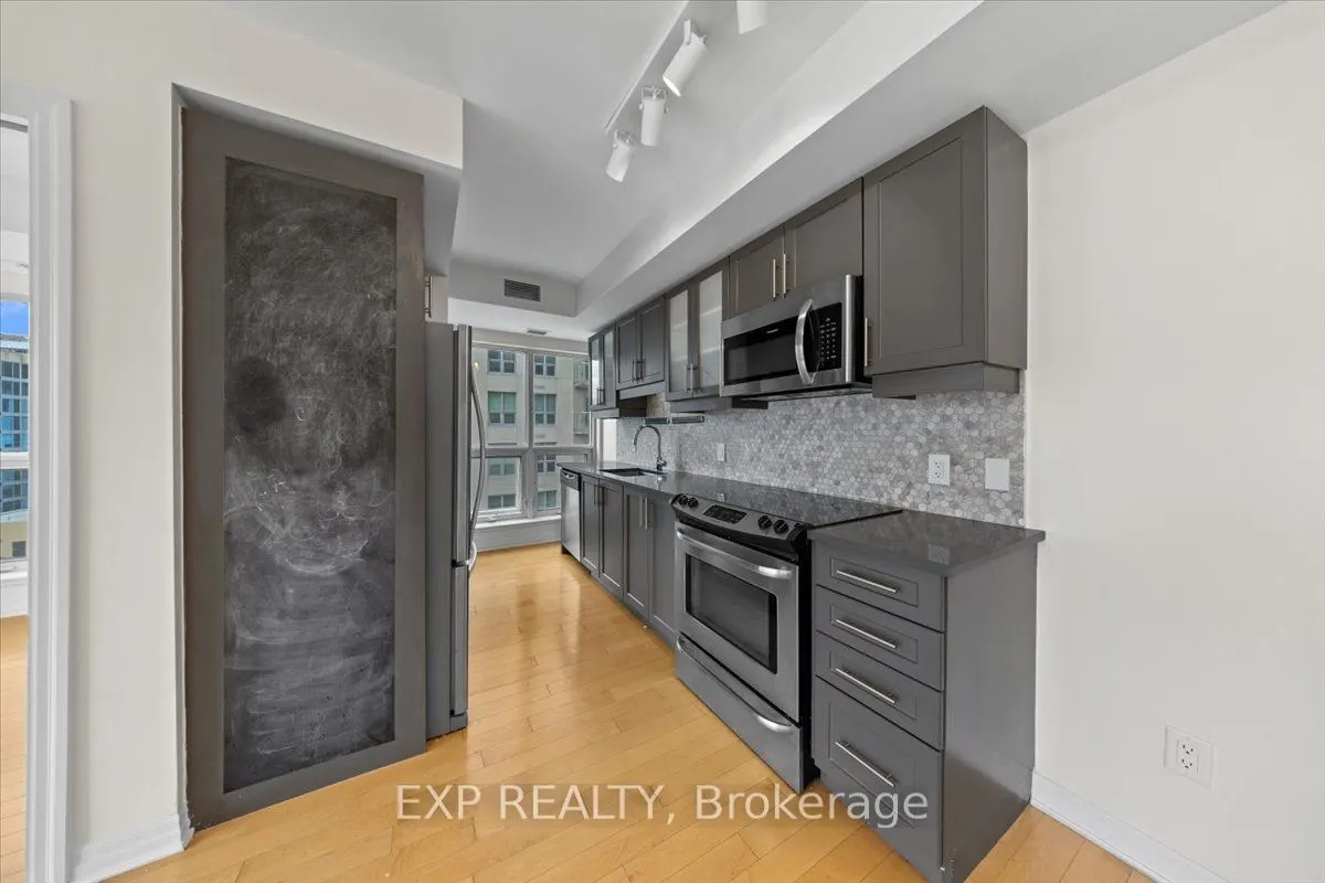 195 Besserer Street, #2009