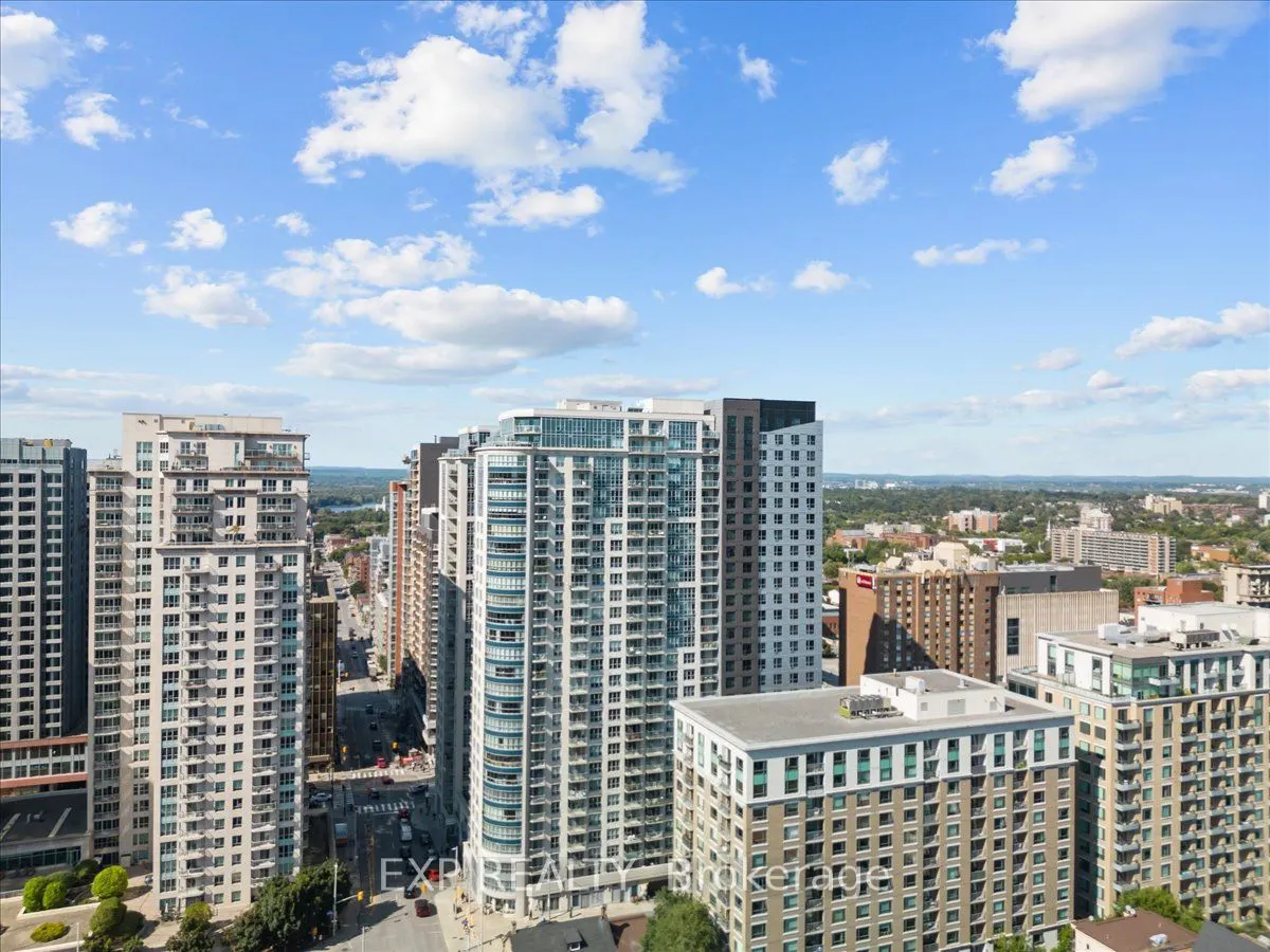 195 Besserer Street, #2009