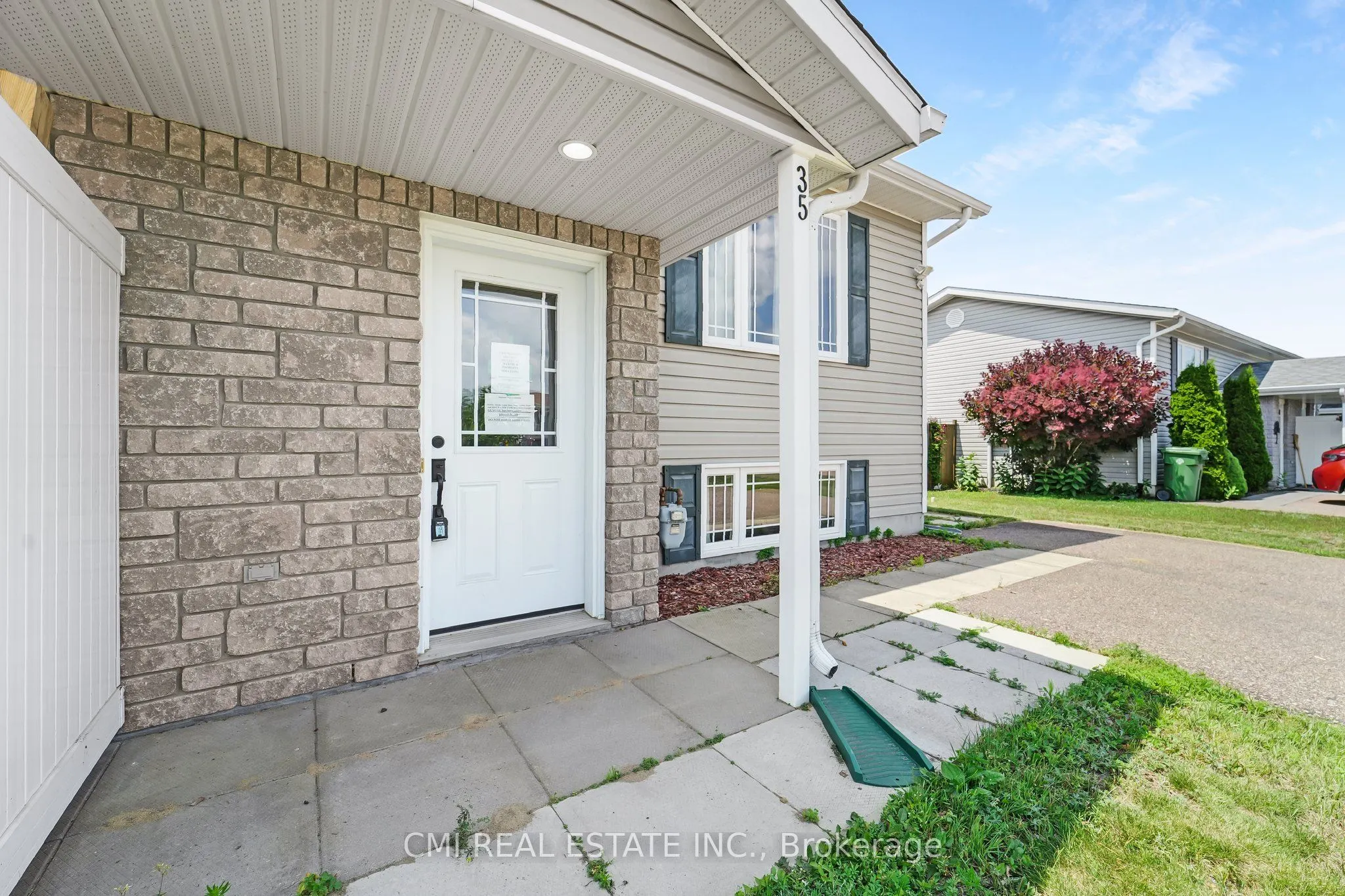 35 Renfrew Street