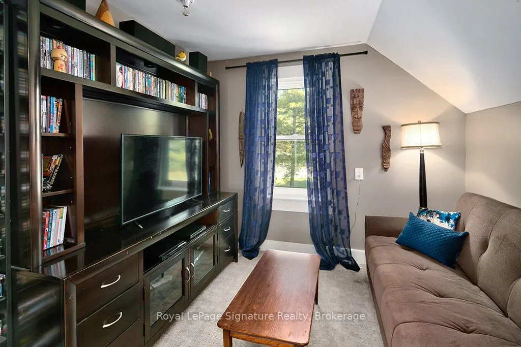 586225 SIDEROAD 10B Road