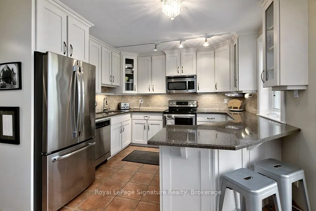 586225 SIDEROAD 10B Road