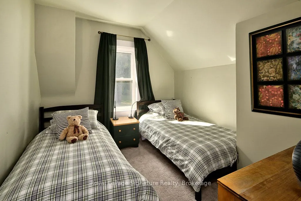 586225 SIDEROAD 10B Road