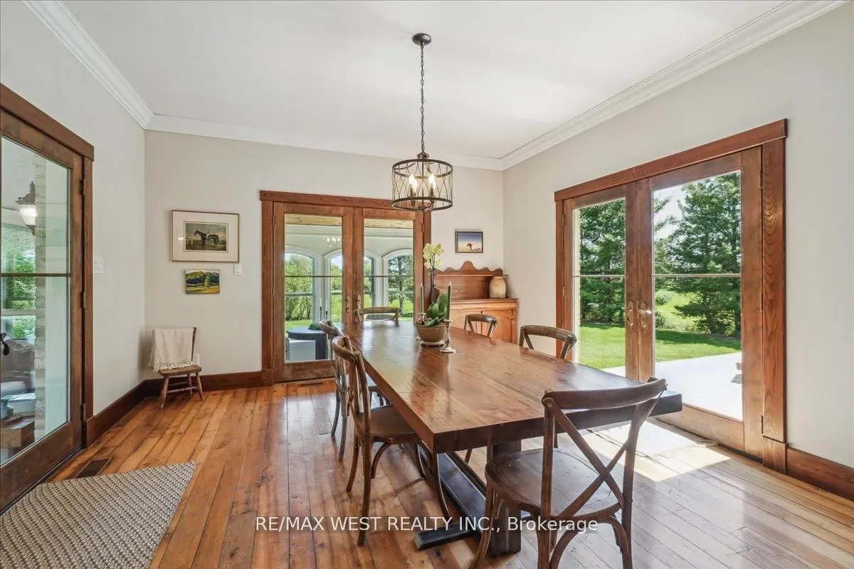 7817 Sideroad 10