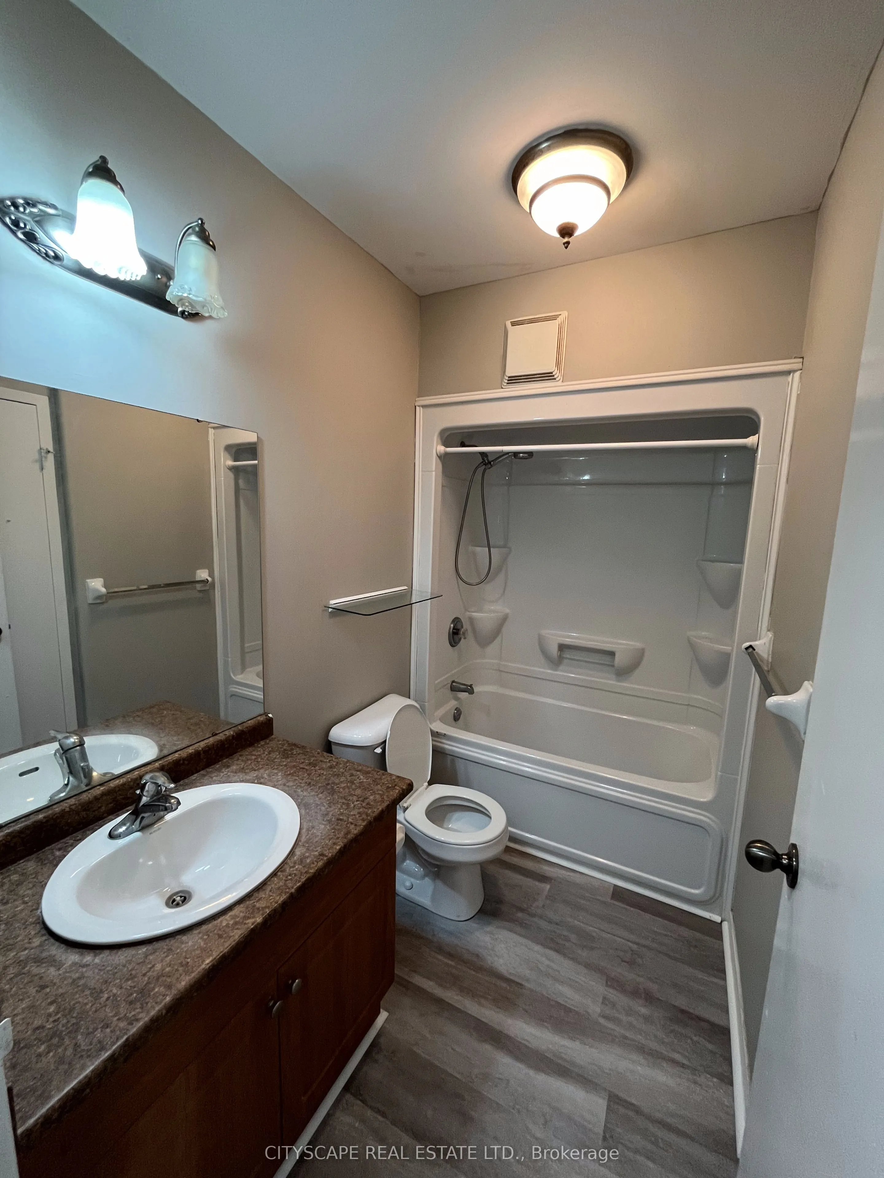 24 Harris Avenue, #102