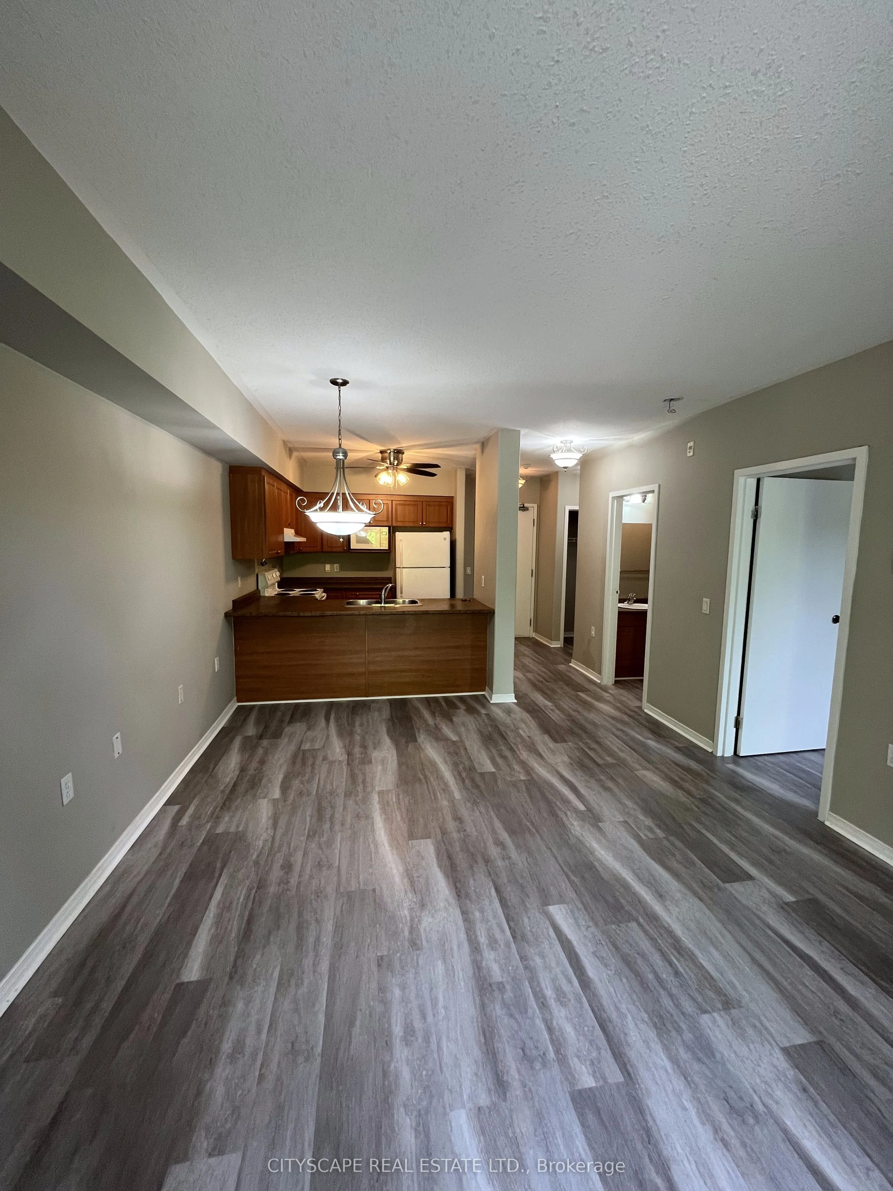 24 Harris Avenue, #102