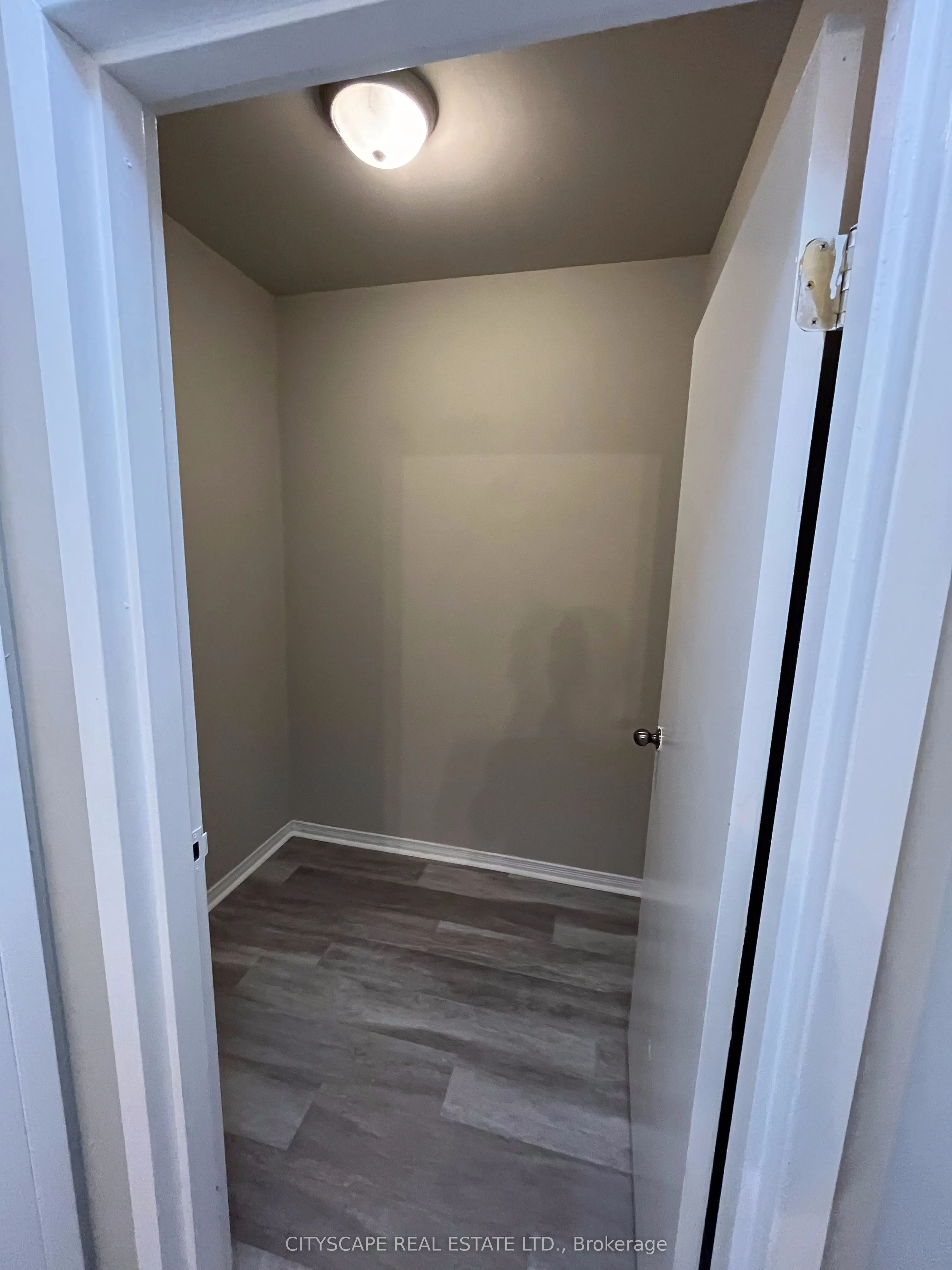 24 Harris Avenue, #102