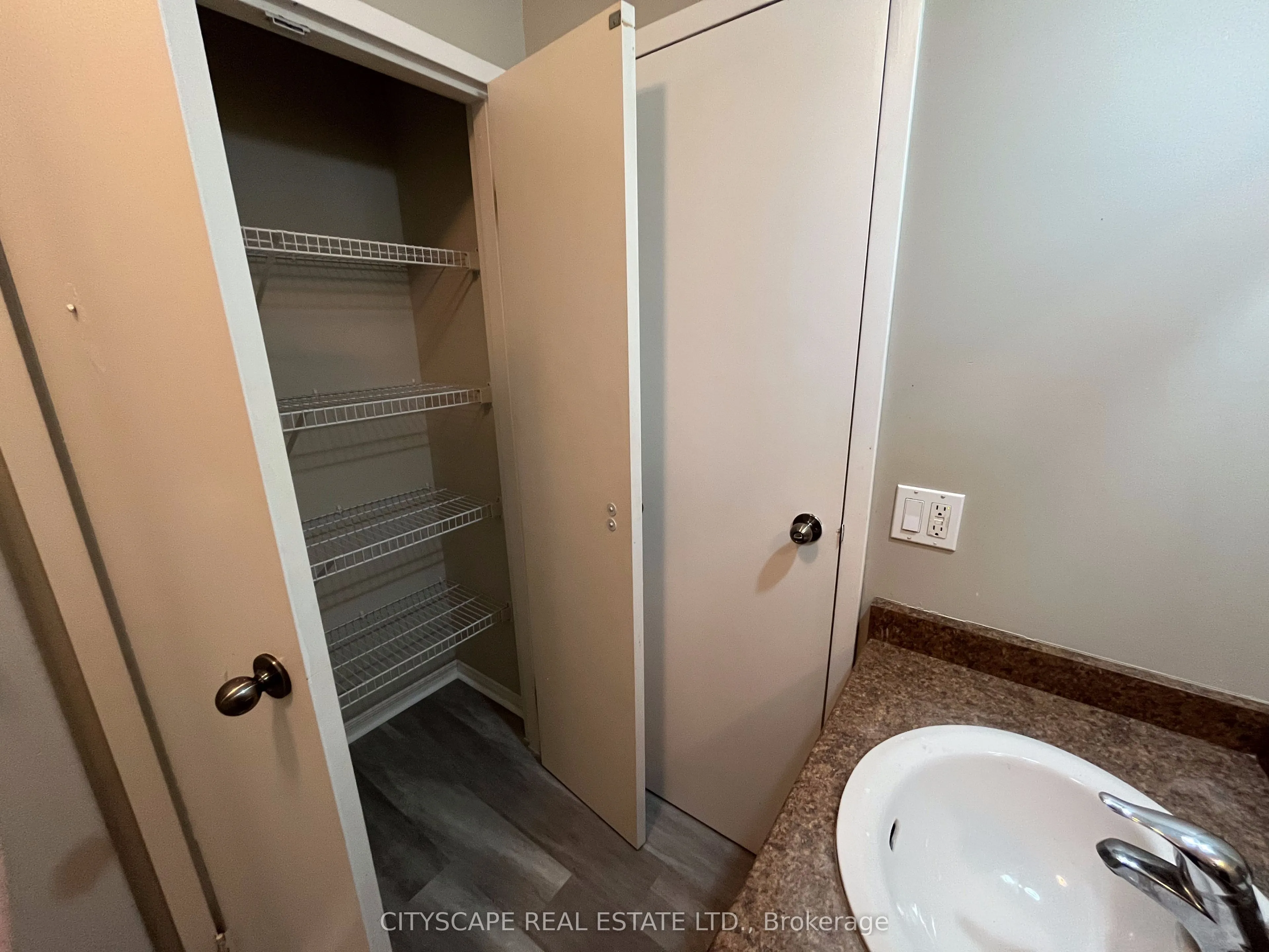 24 Harris Avenue, #102