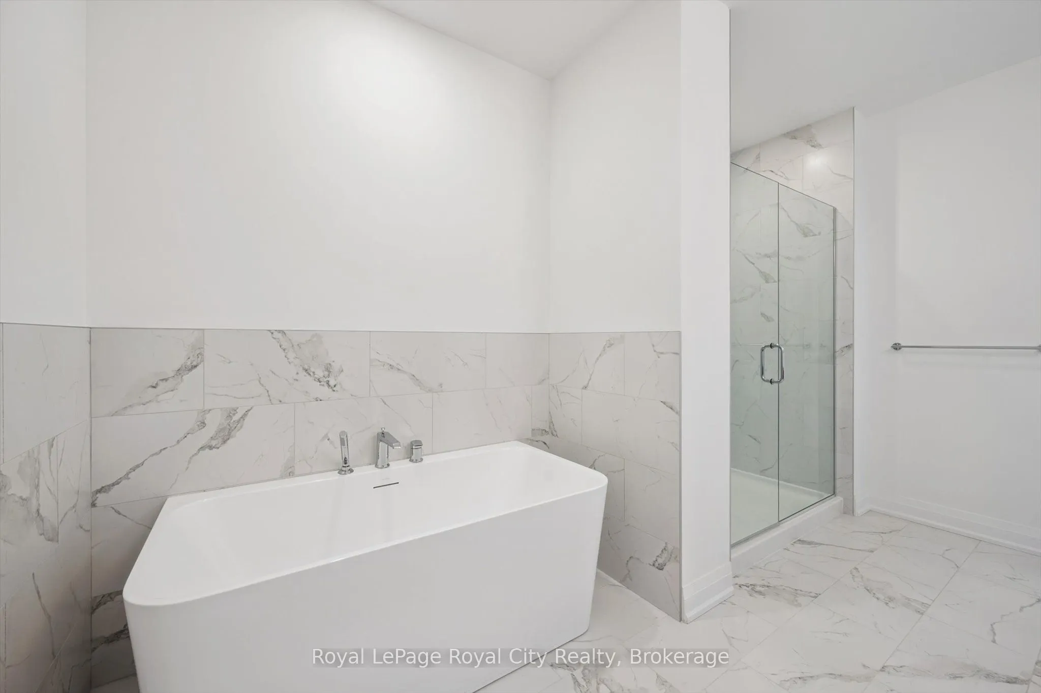 71 Wyndham Street S, #1007