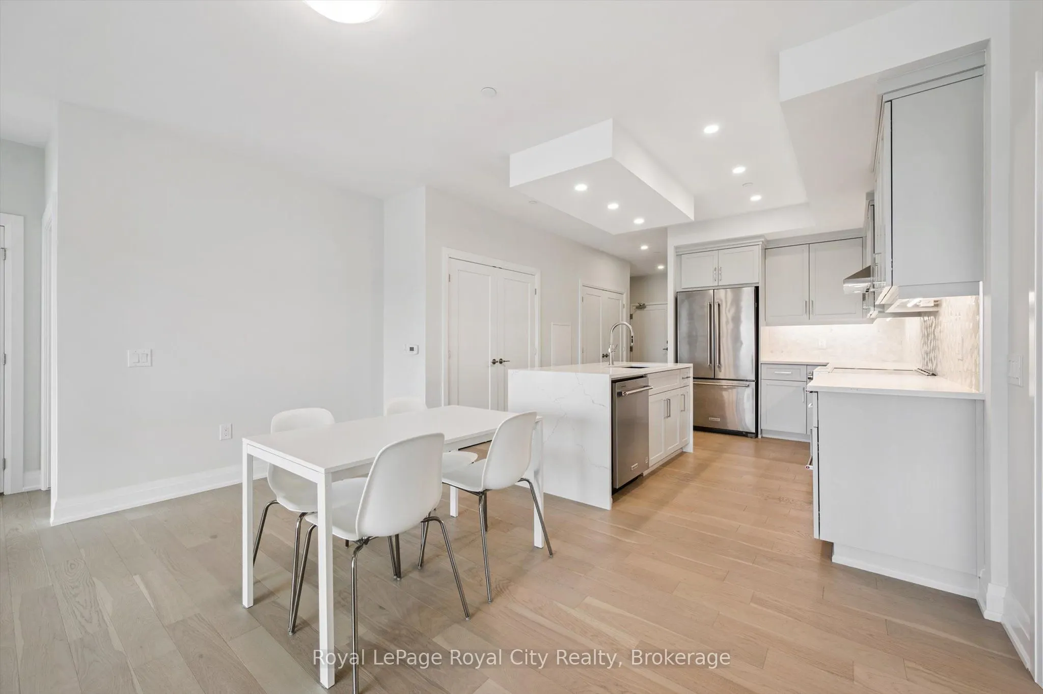 71 Wyndham Street S, #1007