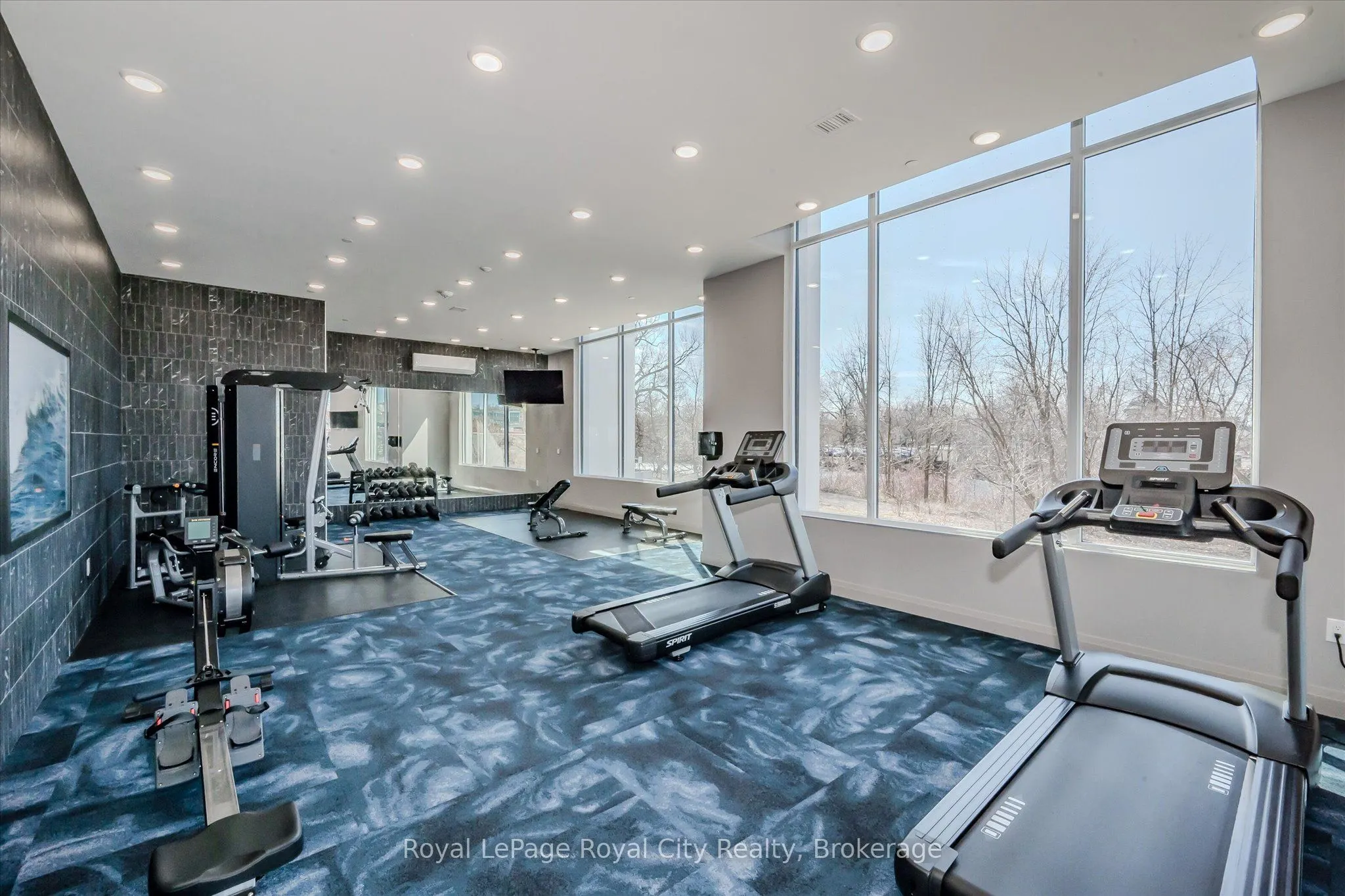 71 Wyndham Street S, #1007