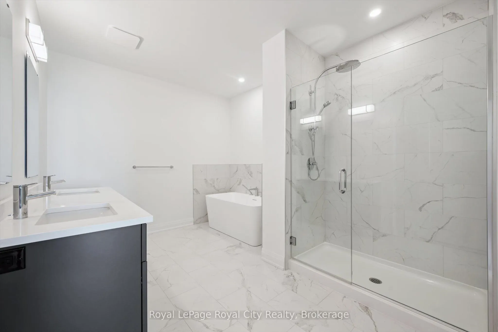 71 Wyndham Street S, #1007