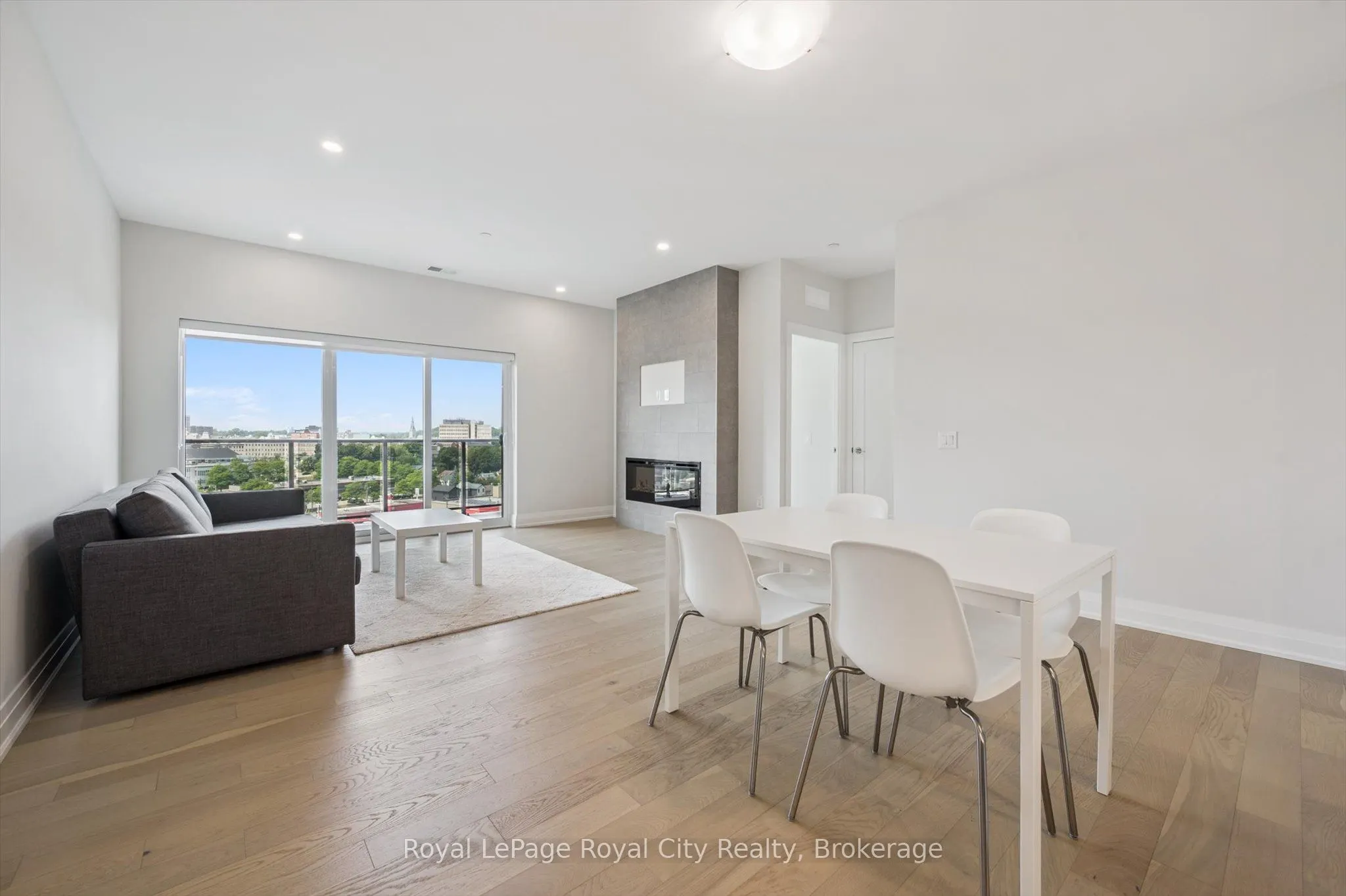 71 Wyndham Street S, #1007