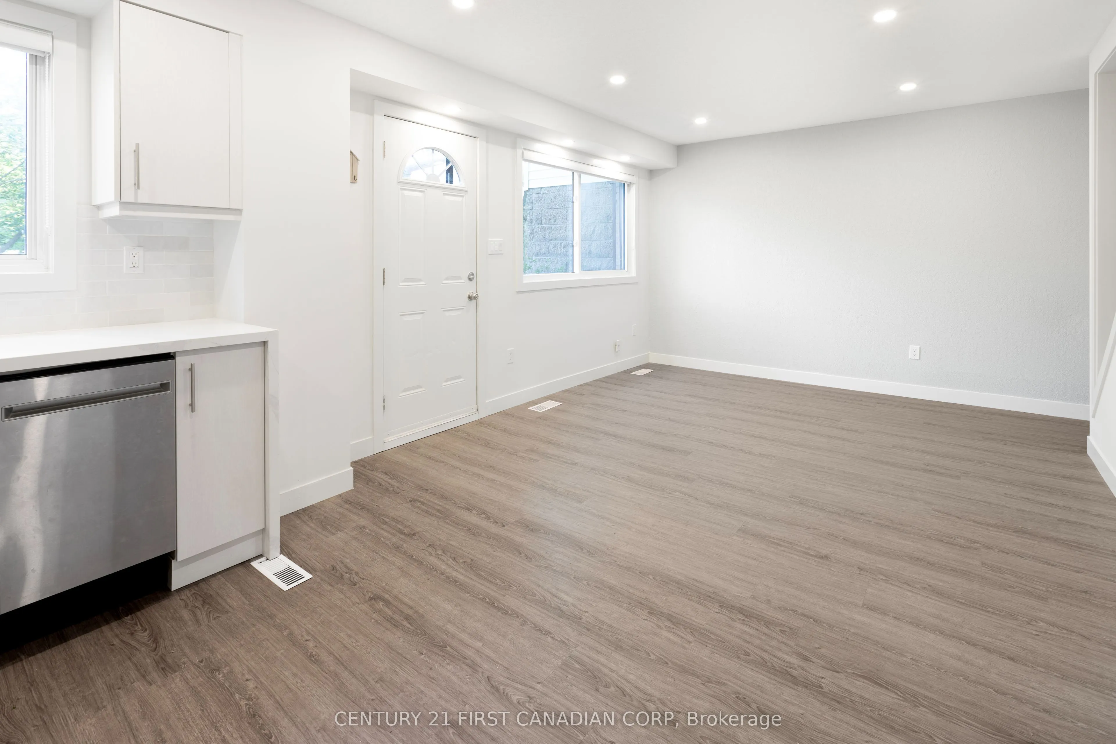 825 Dundalk Drive N, #14