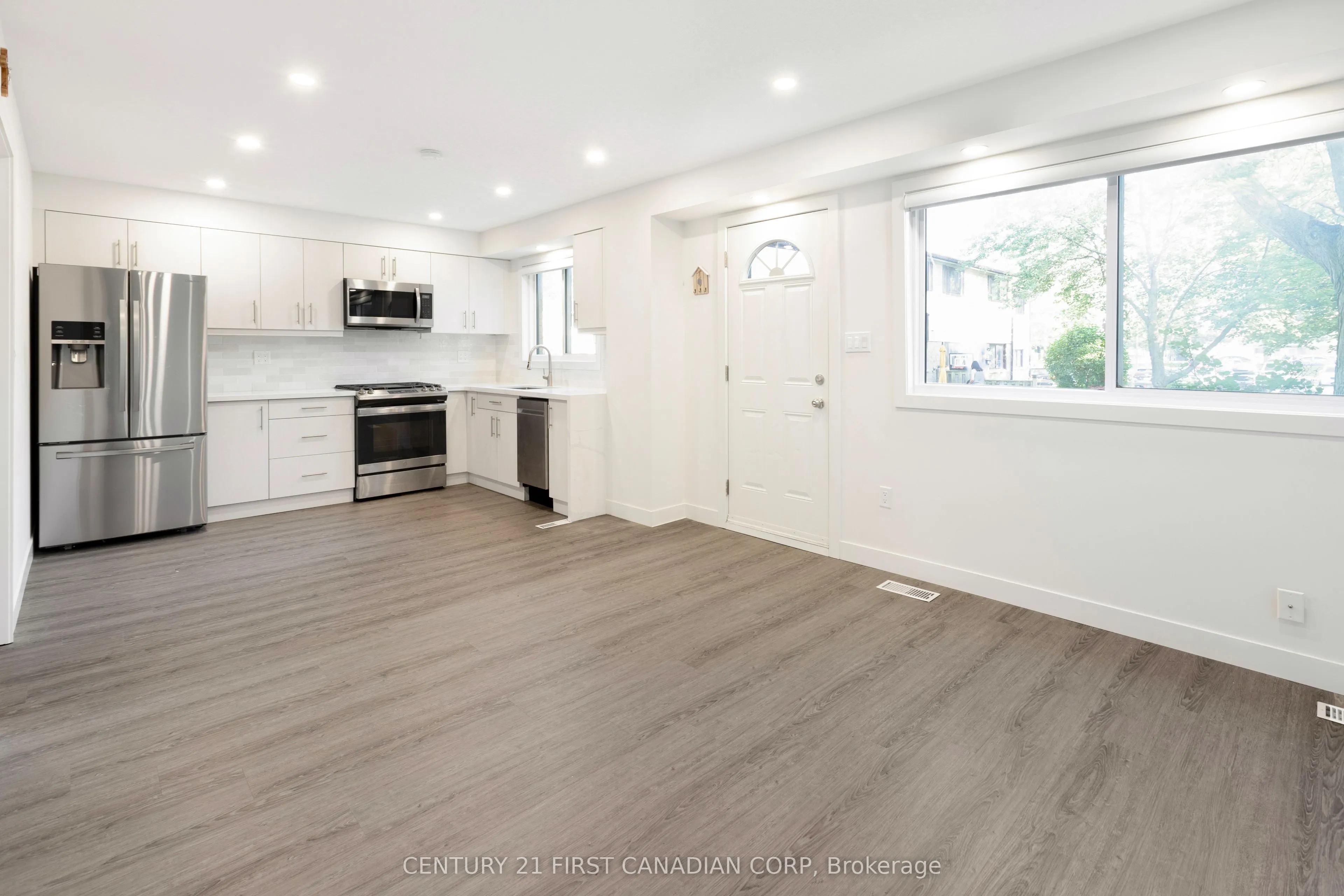 825 Dundalk Drive N, #14