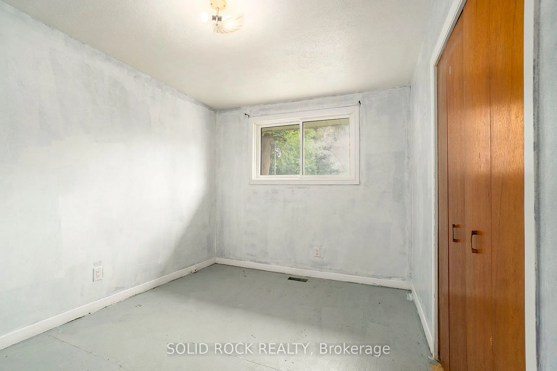 120 Ida Street N