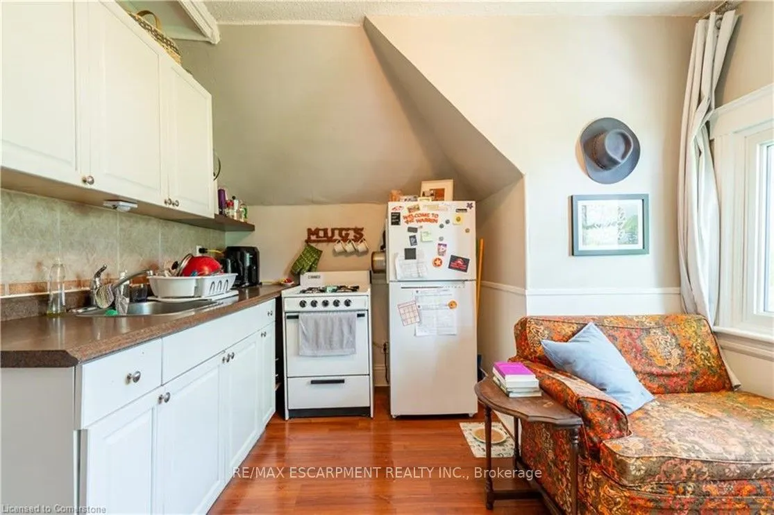 225 Queen Street S, #3